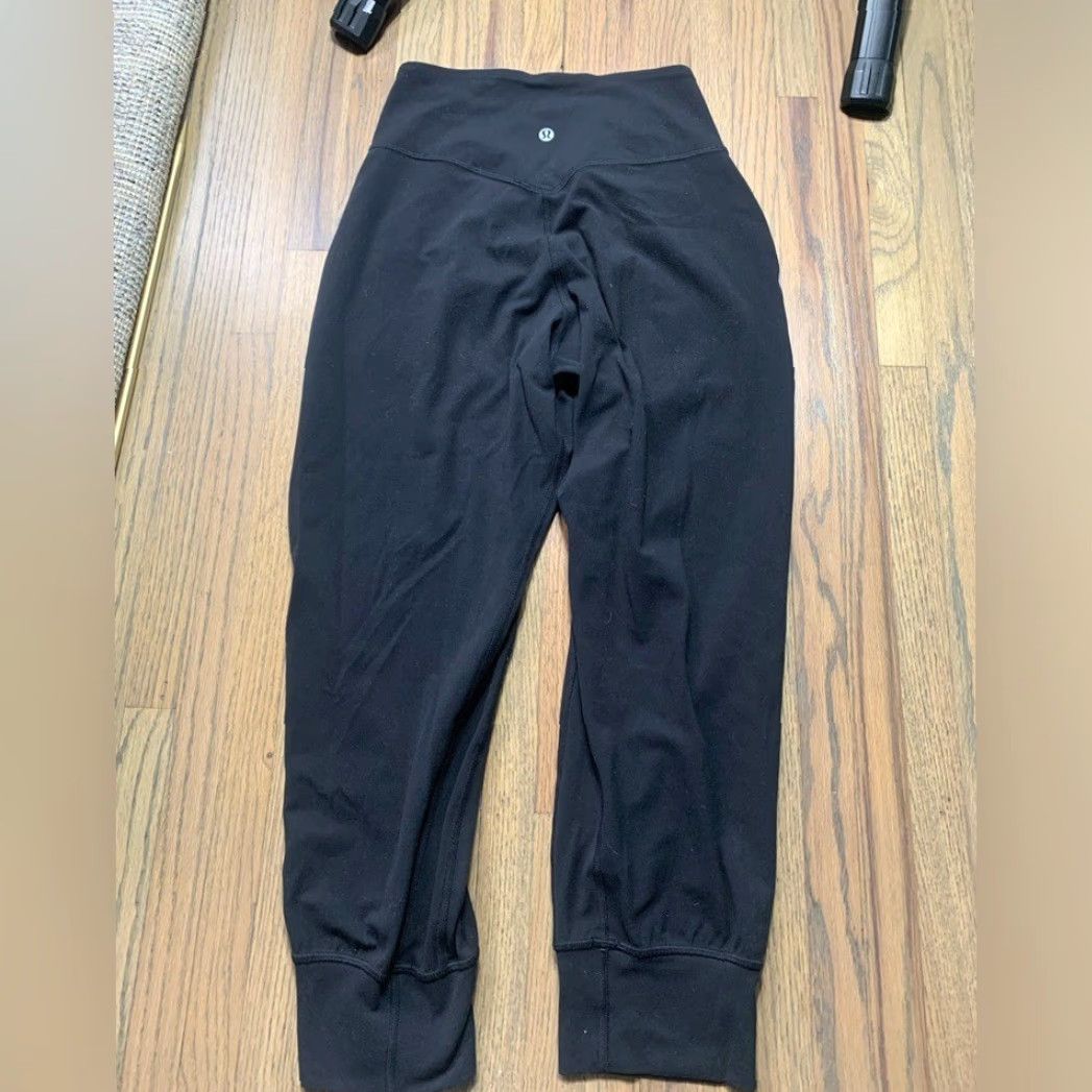 Vintage lululemon athletica Black align jogger crop 4 Pants Women Regular Size 4 Track Pants Size 27" / US 4 / IT 40 - 5 Thumbnail