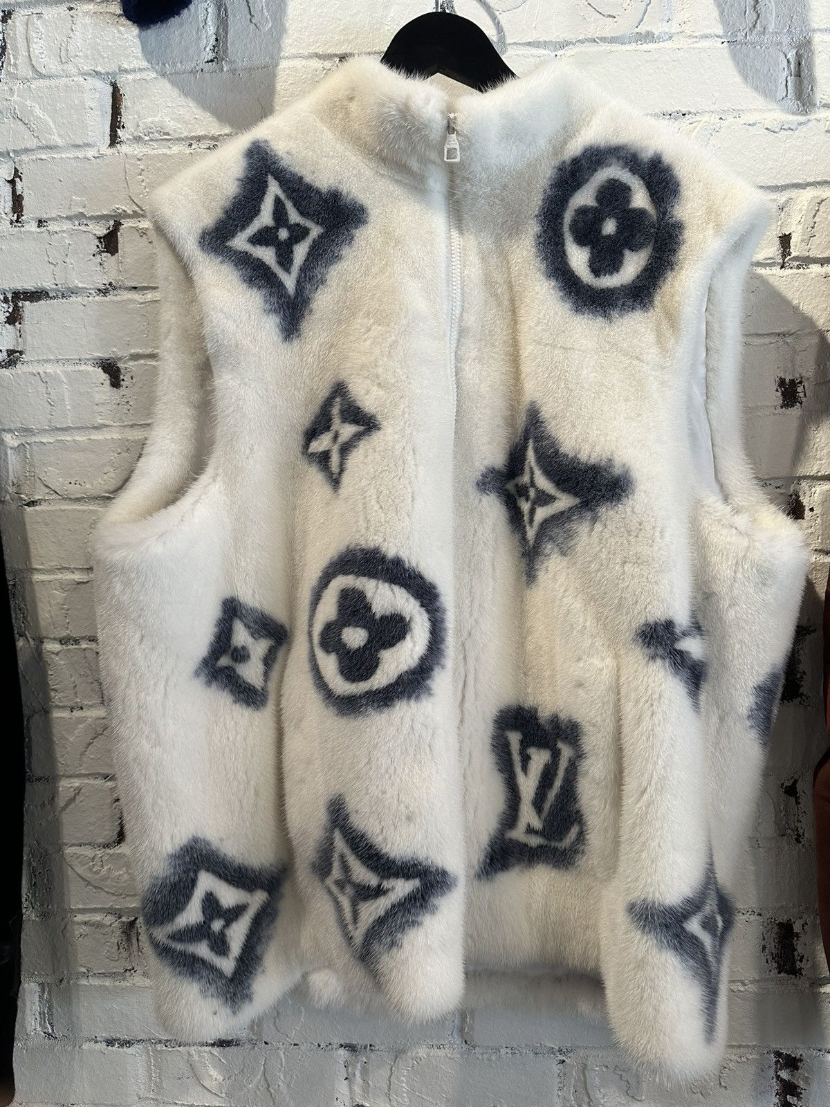 Louis Vuitton Louis Vuitton Mink Monogram Vest 2023 Size US XL / EU 56 / 4 - 1 Thumbnail