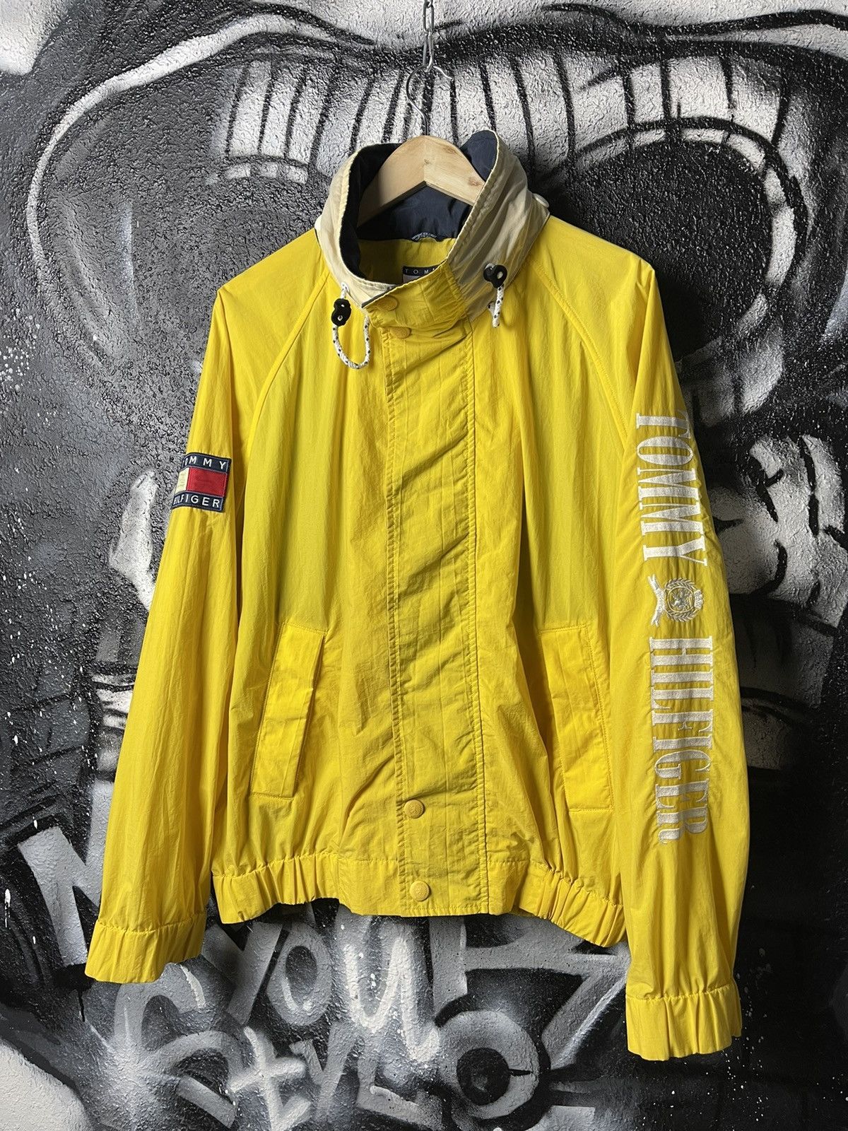 Tommy Hilfiger Vintage 90’sTommy Hilfiger Embroidered Spellout Jacket Men’s Size US L / EU 52-54 / 3 - 2 Thumbnail
