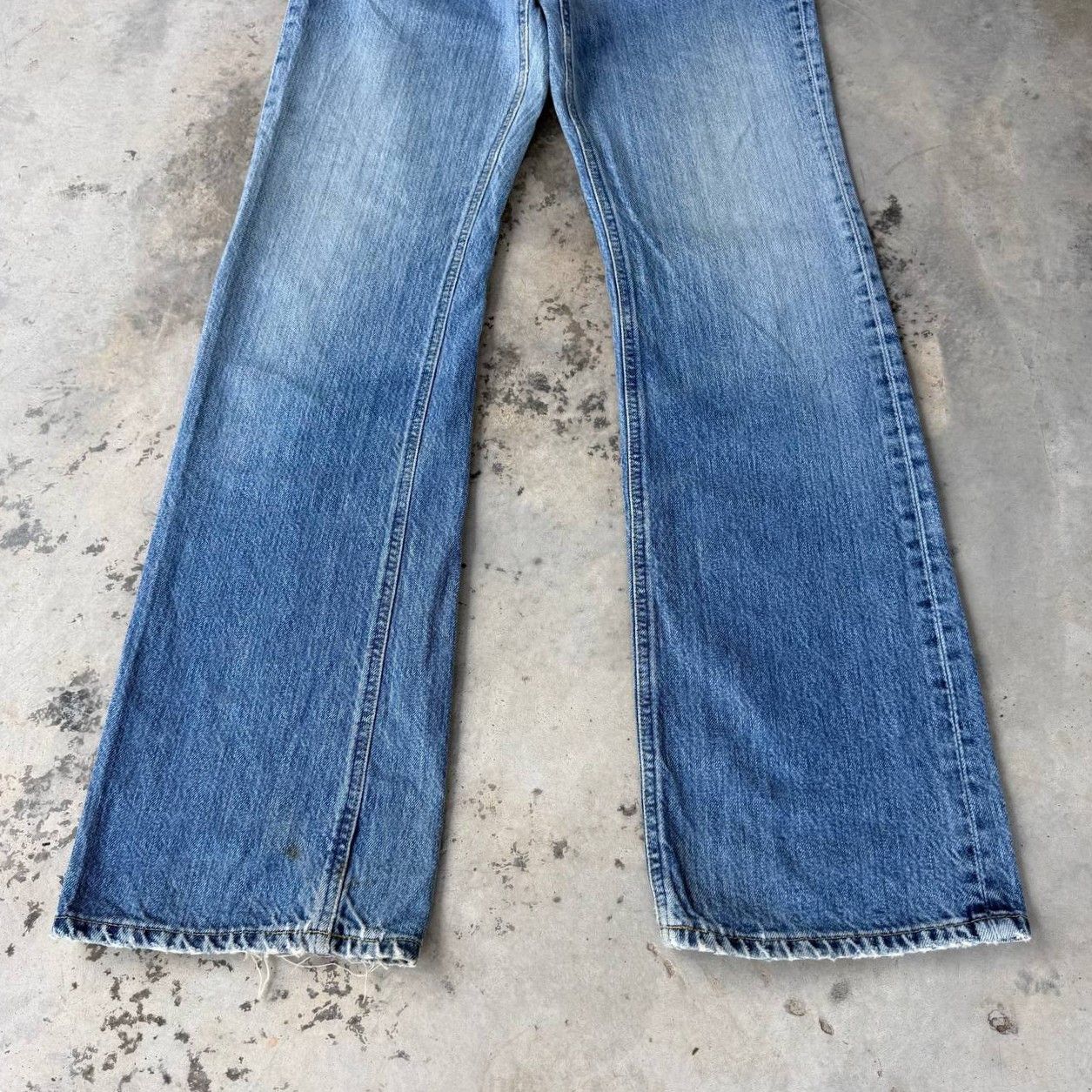 Lee Vintage 90s LEE RIDERS Japan Faded Bluewash Light Whiskering Size US 28 / EU 44 - 2 Thumbnail