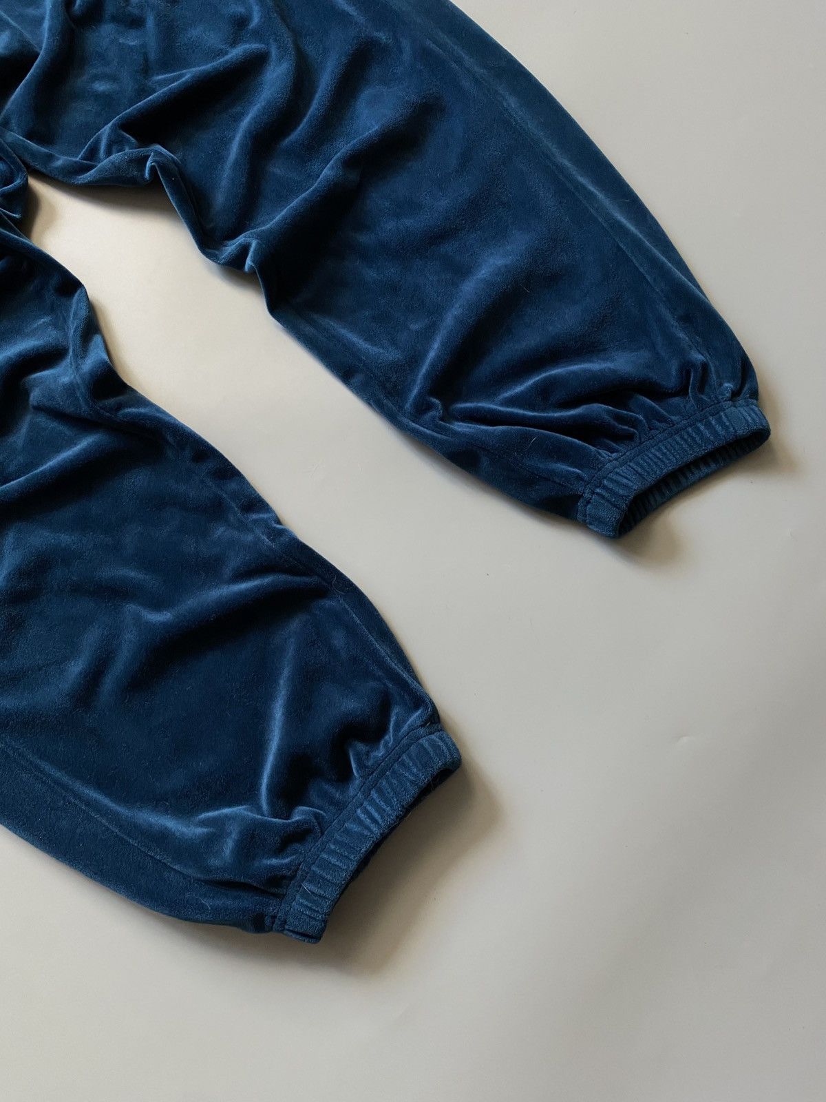 Kith KITH velour sweatpants rare pants Size US 32 / EU 48 - 3 Thumbnail