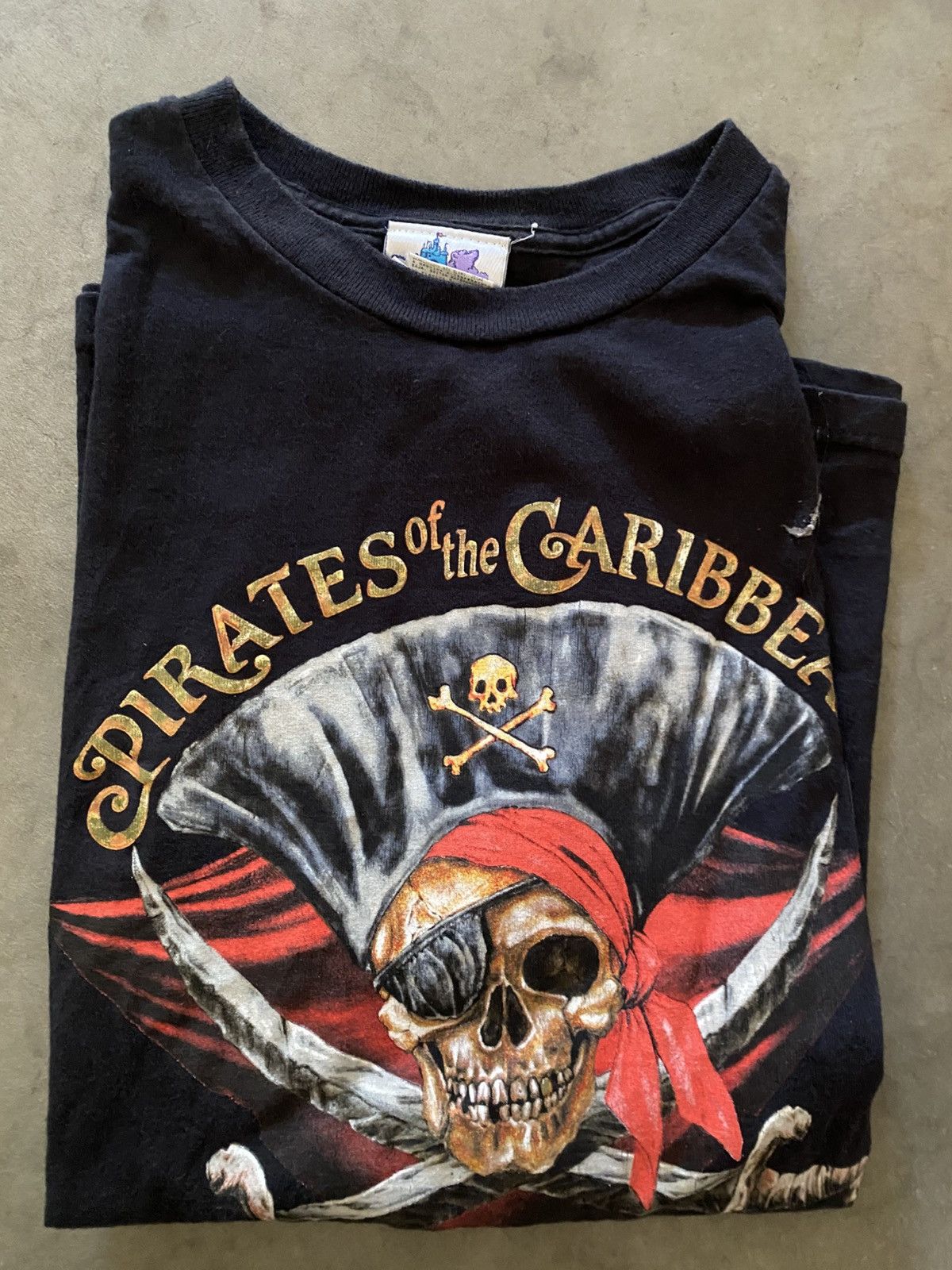Disney Vintage Disneyland Pirates of the Caribbean Tee Size US L / EU 52-54 / 3 - 1 Thumbnail