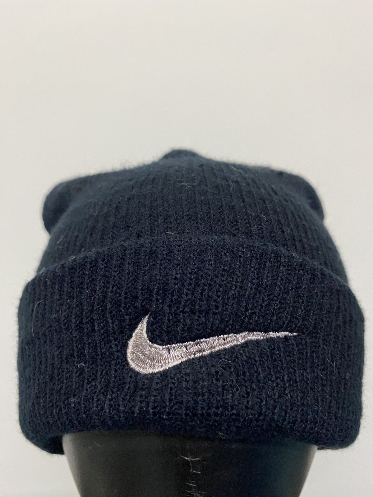 Nike Nike Small Logo Embroidered Beanie Hat Size ONE SIZE - 2 Thumbnail