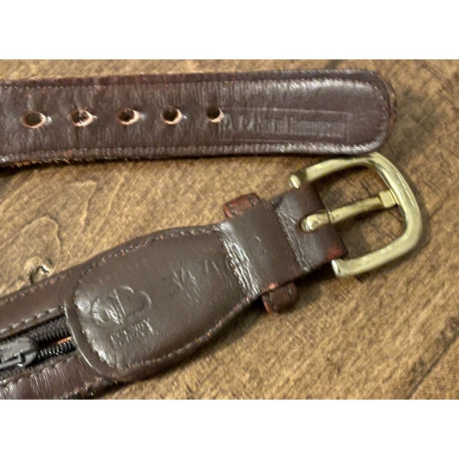 Dooney & Bourke VINTAGE Dooney & Bourke 4712 Brass Buckle Brown Leather Zip Money Belt Men 34 Belt Brown Leather Brass Money 4712 Mens 34 Size 34 - 4 Thumbnail