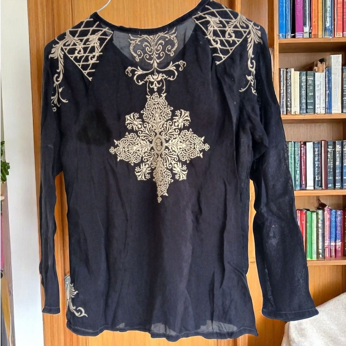Johnny Was Johnny Was Embroidered Crew Neck Buttoned L/S Size: SP Size S / US 4 / IT 40 - 3 Thumbnail