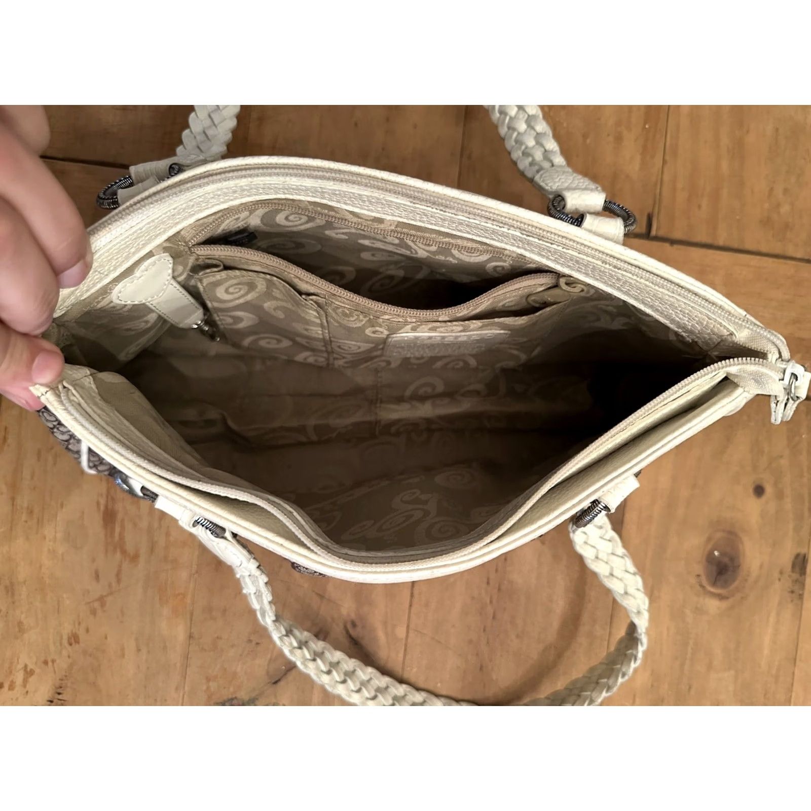 Brighton VINTAGE Brighton Handbag Hearts Leather White Trim Purse Satchel Bag D638910 Size ONE SIZE - 5 Thumbnail