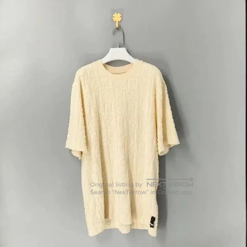 Fendi Fendi Cream T-Shirt for Men in Size M . Size US M / EU 48-50 / 2 - 1 Thumbnail