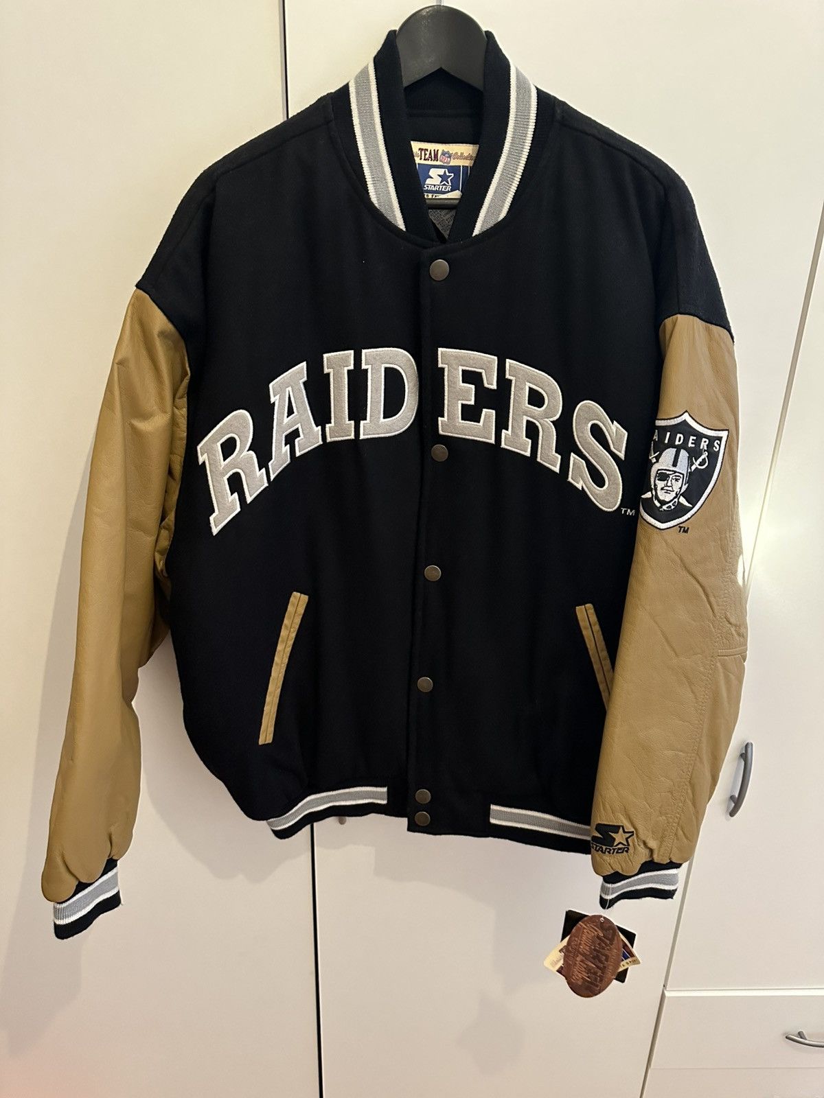 Starter Starter Jacke Los Angeles Raiders NWT Size L NFL JACKET Size US L / EU 52-54 / 3 - 1 Thumbnail