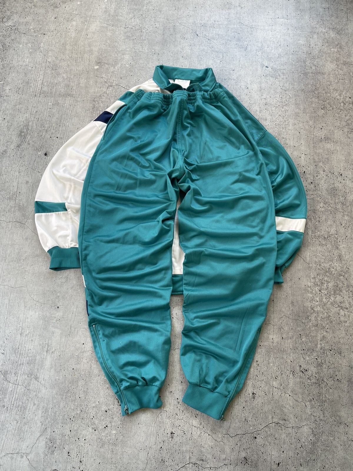 Adidas Adidas Vintage Track Suit Jacket 90s Embroidered Logo Size US XL / EU 56 / 4 - 8 Thumbnail