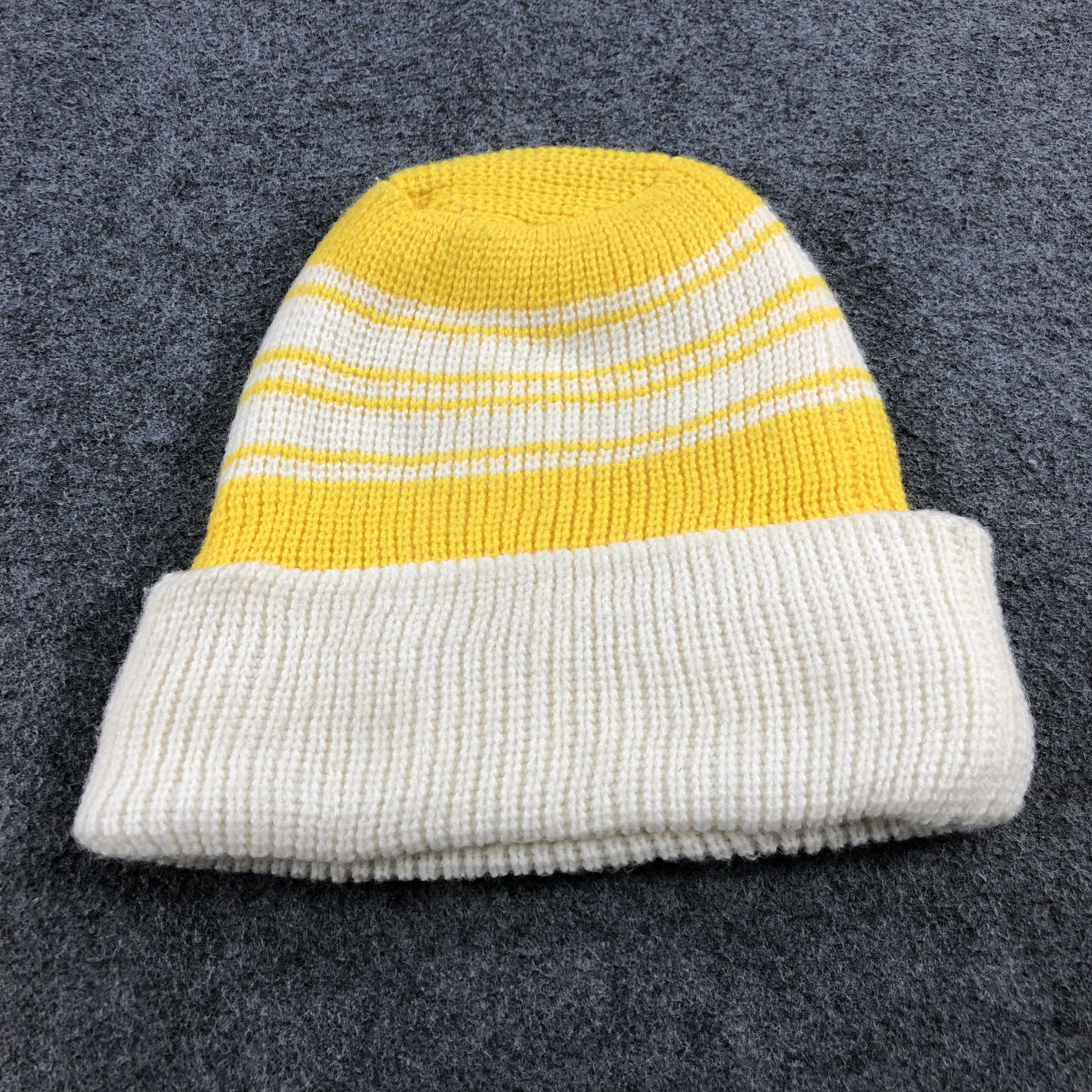 Peanuts Snoopy Beanie Snowcap Snow Hat B234 Size ONE SIZE - 6 Thumbnail