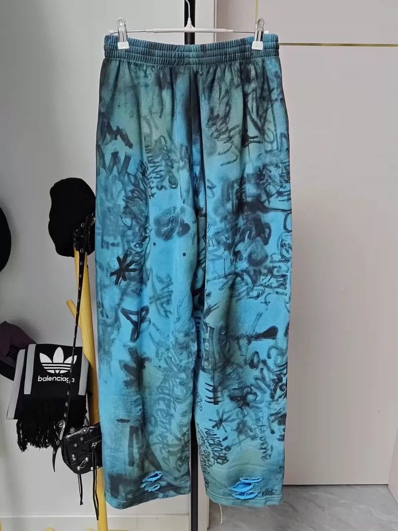 Balenciaga Balenciaga size XS Manchester United Graffiti Mud-dyed Pant Size US 26 / EU 42 - 2 Thumbnail