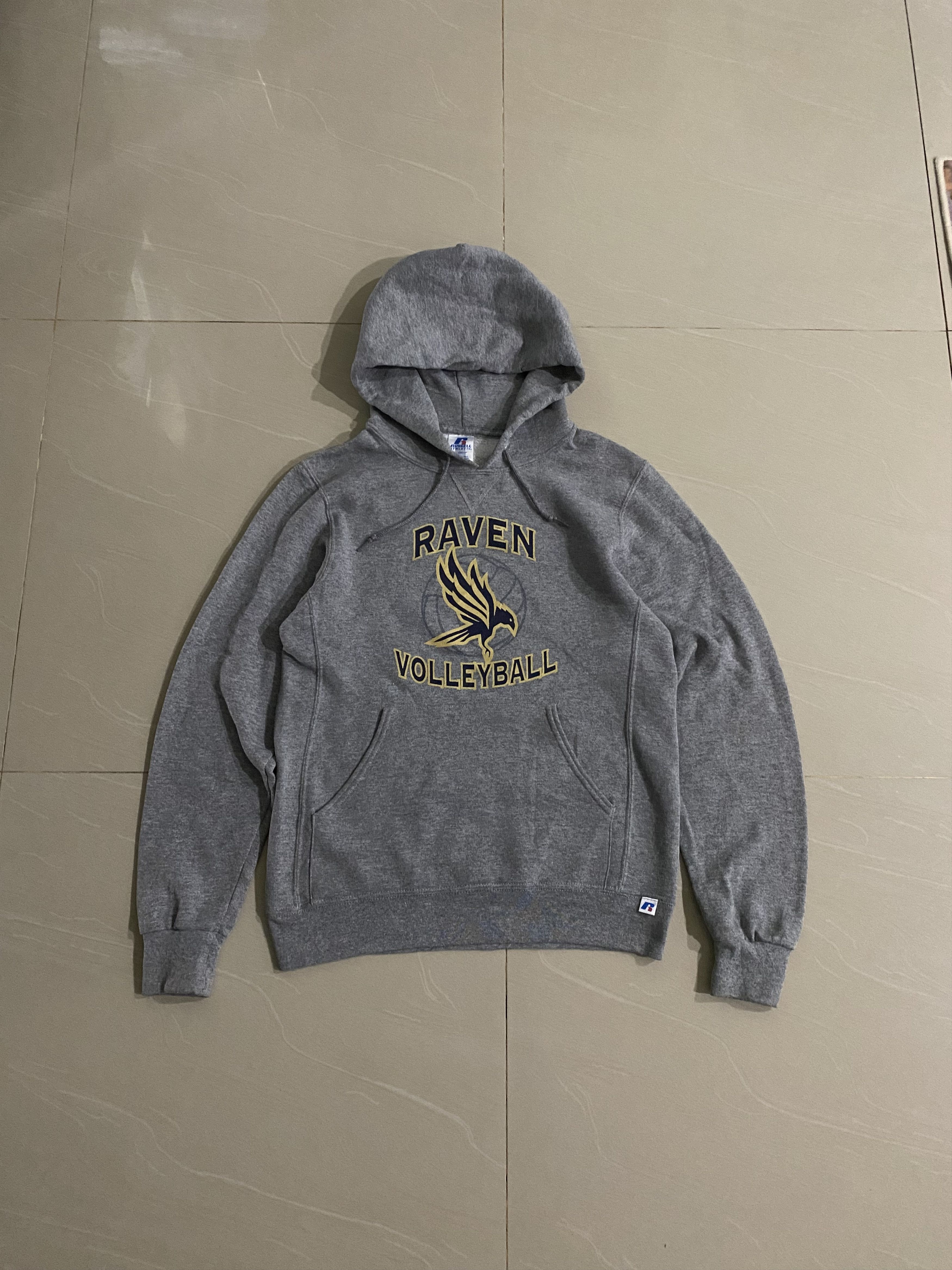 Russell Athletic × Vintage Vintage Russell Athletic Raven Volleyball Hoodie Size US S / EU 44-46 / 1 - 1 Thumbnail