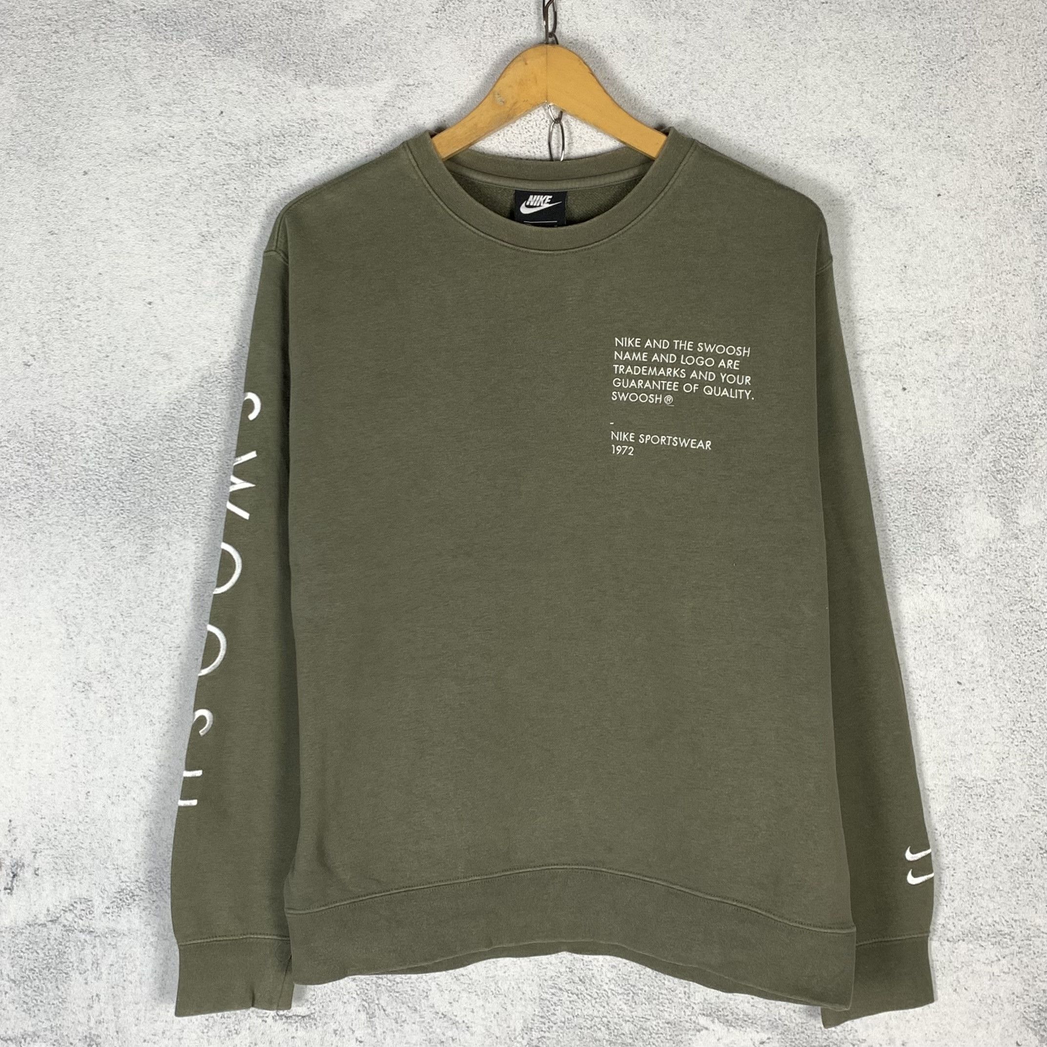 Nike Nike Swoosh Sweatshirt Crewneck Size US M / EU 48-50 / 2 - 1 Thumbnail