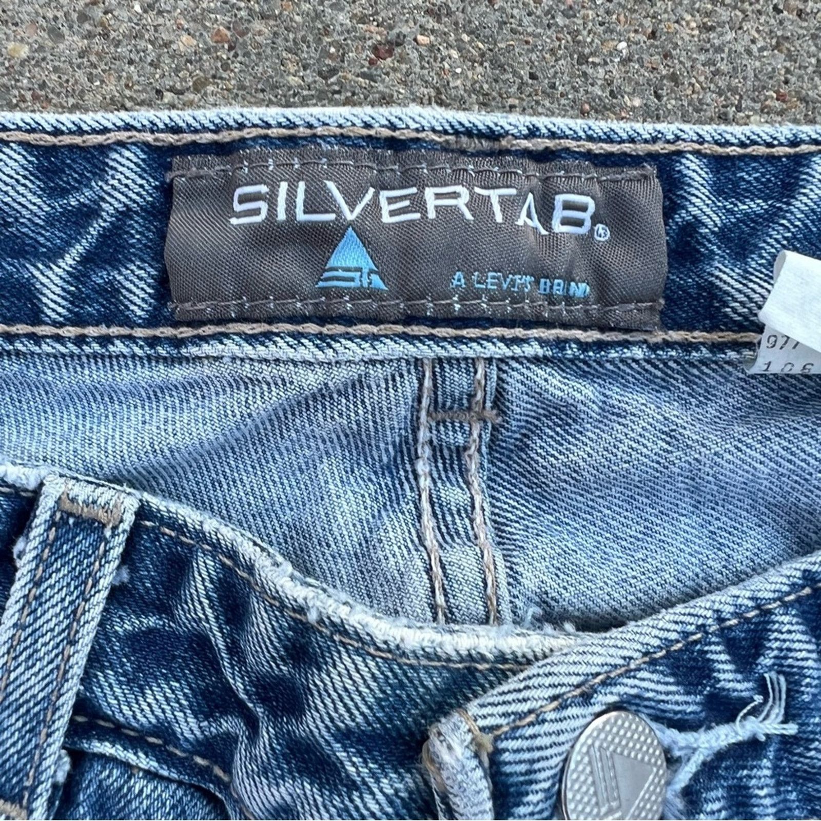 Vintage Y2K Levi’s Silvertab Low Dip flare jeans Women’s 7M