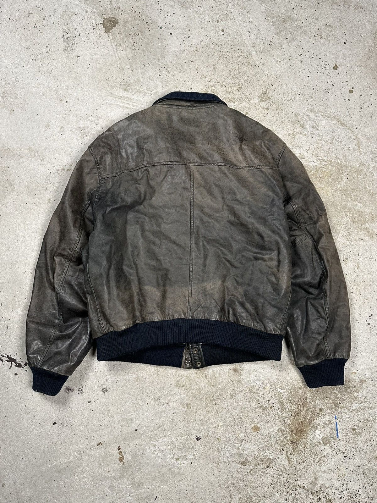 Other Vintage 90s Black Distressed Leather Bomber Jacket Army Size US XL / EU 56 / 4 - 2 Thumbnail
