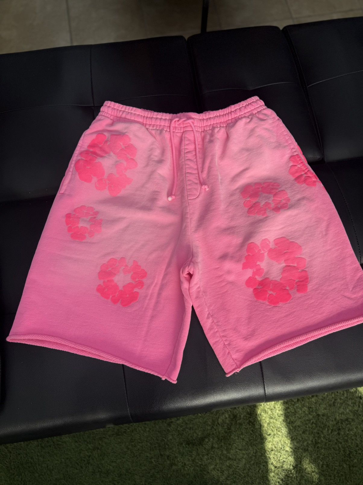 DENIM TEARS Denim Tears 2025 Cotton Wreath Shorts Pink Size Large Size US 34 / EU 50 - 1 Thumbnail