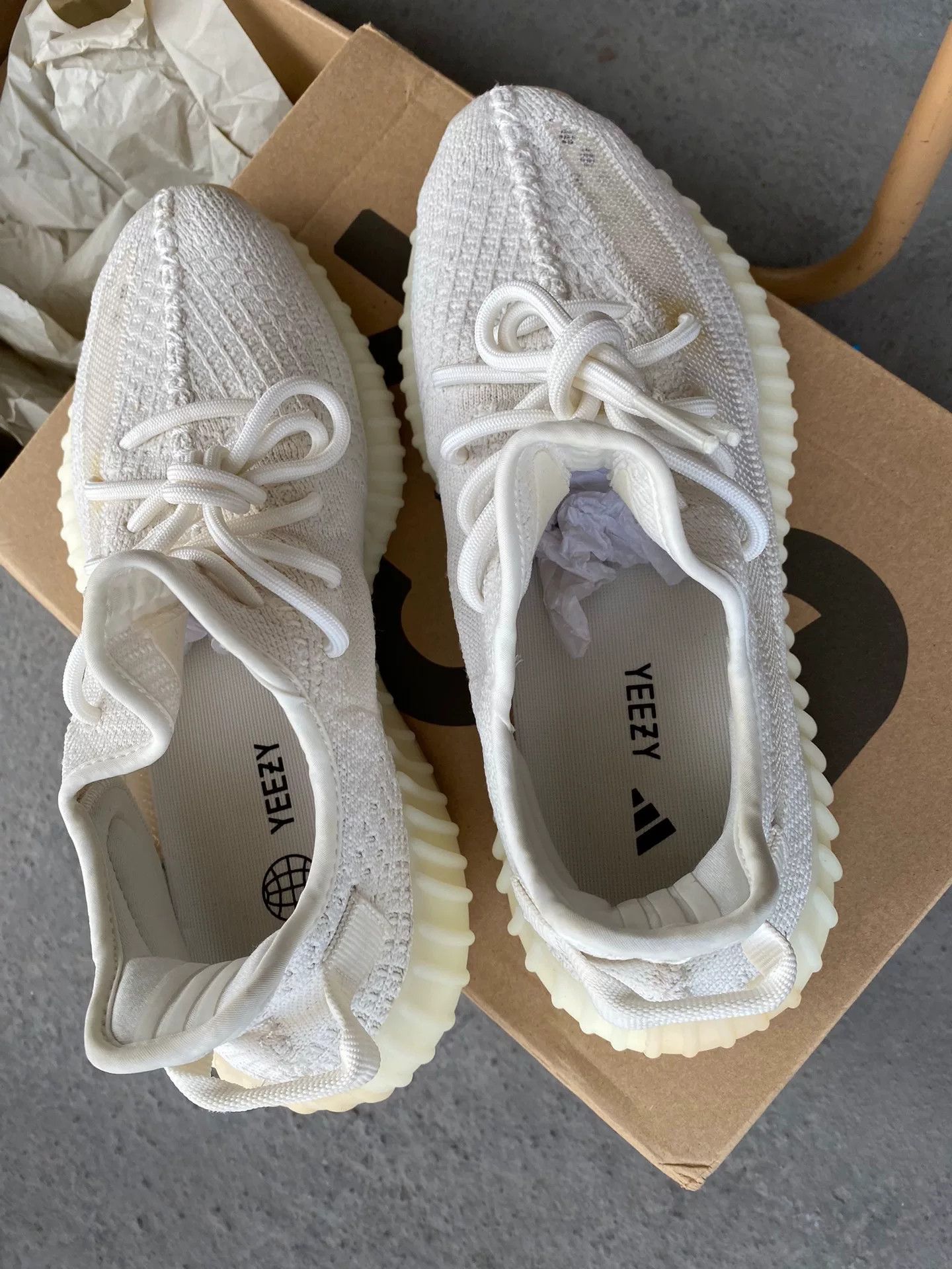 Adidas Adidas YEEZY350 White Lowtop Sneakers 35 Men Size US 5 / EU 37 - 1 Thumbnail