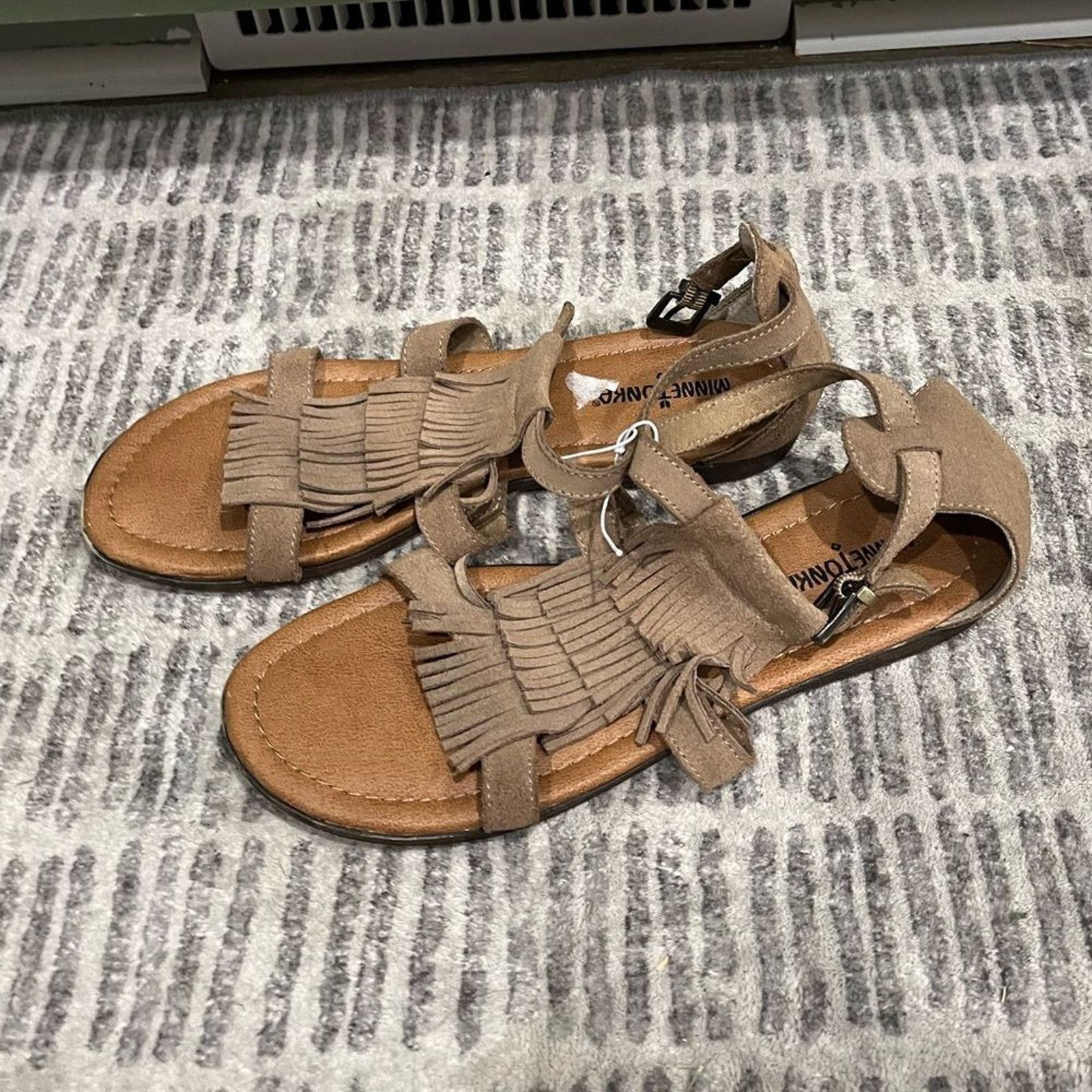 Minnetonka Minnetonka Strappy Fringe Sandals Suede Upper Leather Size 9 Size US 9 / IT 39 - 2 Thumbnail
