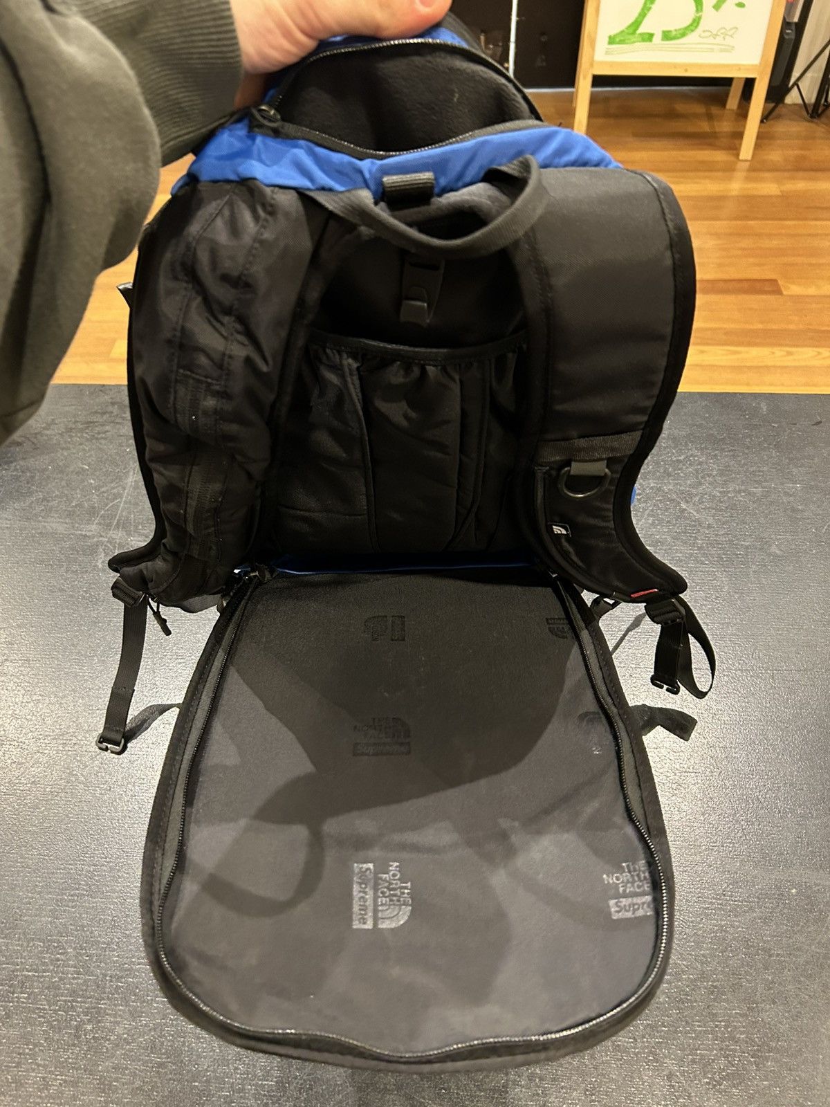 Supreme × The North Face Supreme X The North Face Summit Series Backpack Size ONE SIZE - 7 Thumbnail