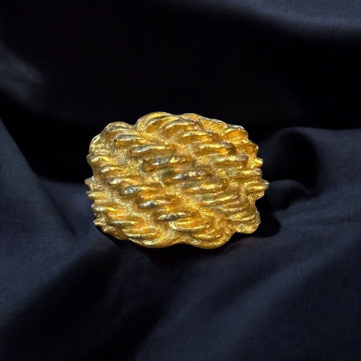 Vintage Vintage gold tone chunky rope ring Size ONE SIZE - 1 Thumbnail