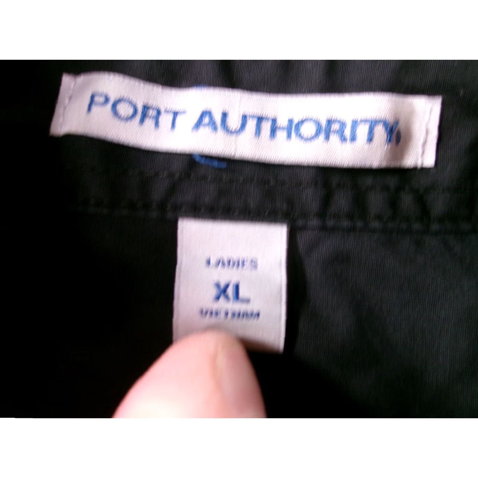 Port Authority VINTAGE Port Authority LaBelle Winery Button-Up Shirt Women XL Black Embroidered Long Sleeve Wine Mens Size XL / US 12-14 / IT 48-50 - 7 Thumbnail
