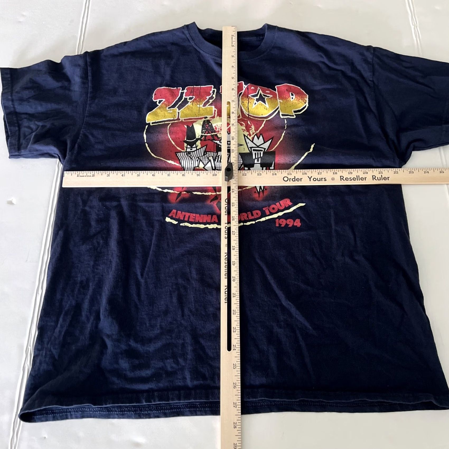 Gildan VINTAGE ZZ Top Antenna World Tour T Shirt Men’s XL Navy Graphic Gildan Heavy Weight Size US XL / EU 56 / 4 - 4 Thumbnail
