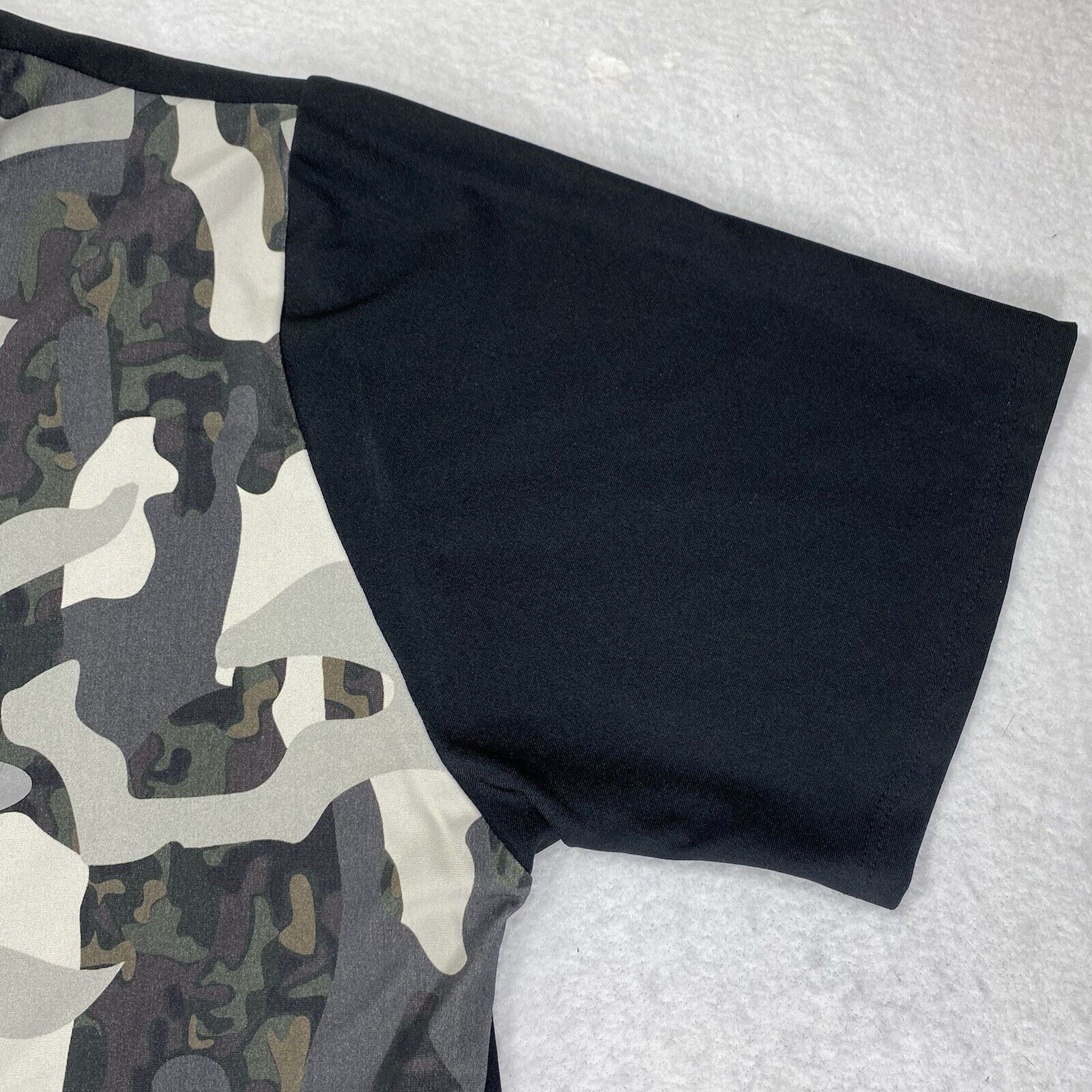 Oakley Oakley Sunglasses Medium Camouflage Gray Black T Shirt Size US M / EU 48-50 / 2 - 5 Thumbnail