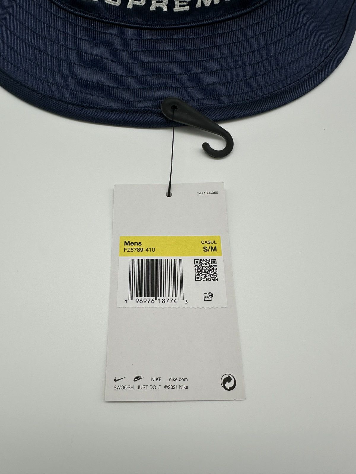 Nike × Supreme Supreme Nike Dazzle Crusher Navy S/M Size ONE SIZE - 5 Thumbnail
