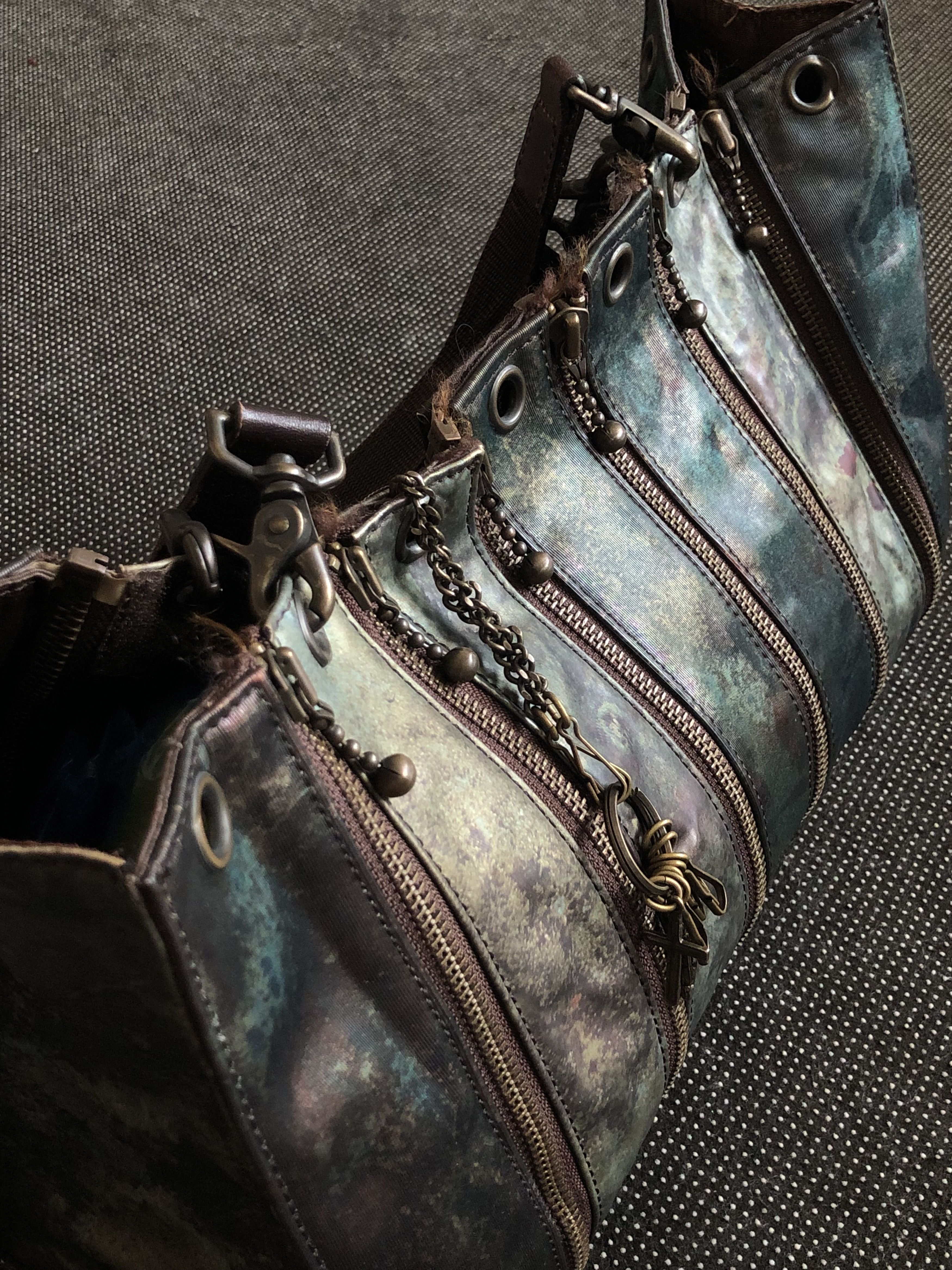 Jean Paul Gaultier GRAIL🔥FW1995 “CYBER” HOLOGRAPHIC MULTI ZIP BONDAGE BAG Size ONE SIZE - 17 Thumbnail