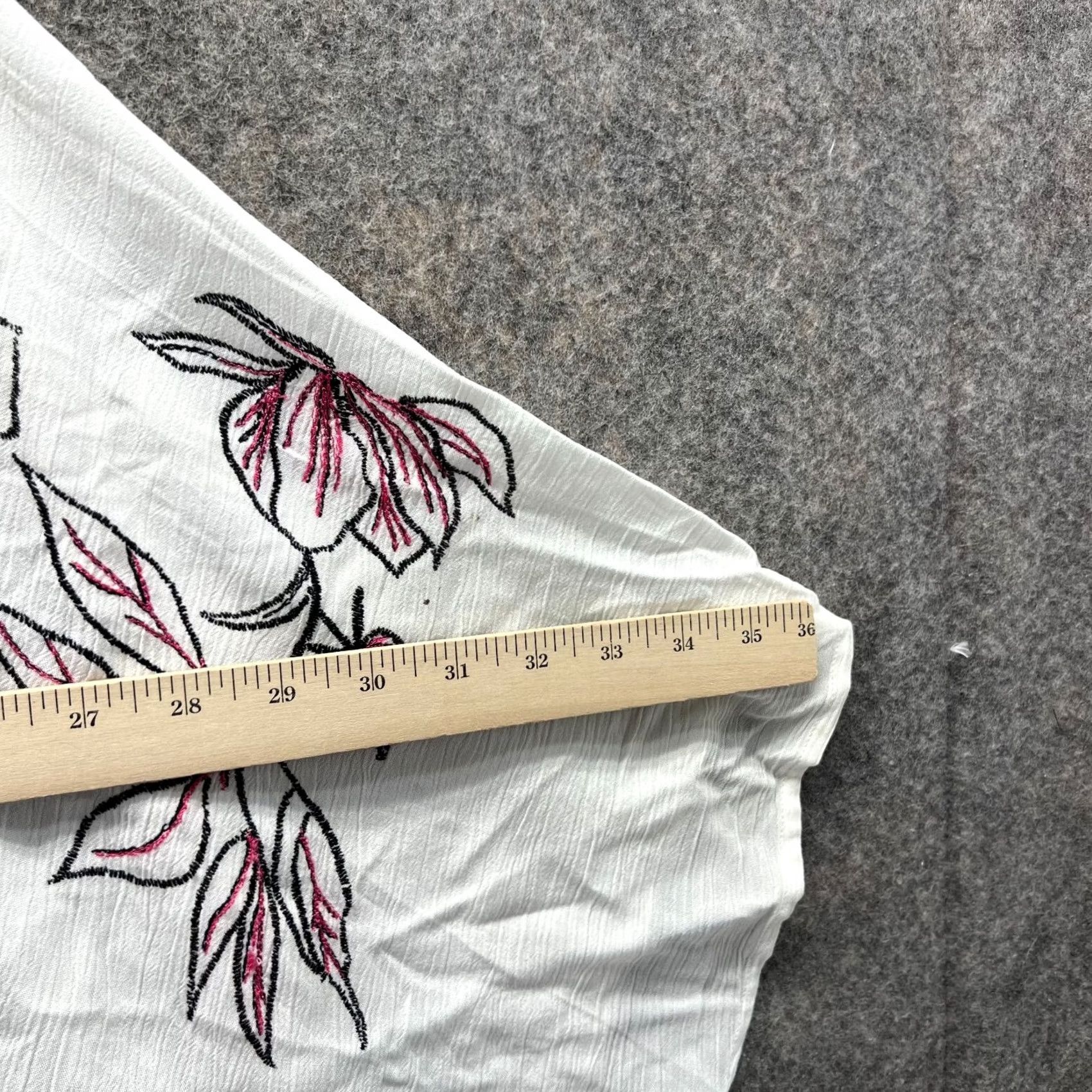 Vintage Chico'S Shrug Womens L White Poncho Women Rayon Embroidered Floral Kimono Tunic Size L / US 10 / IT 46 - 3 Thumbnail