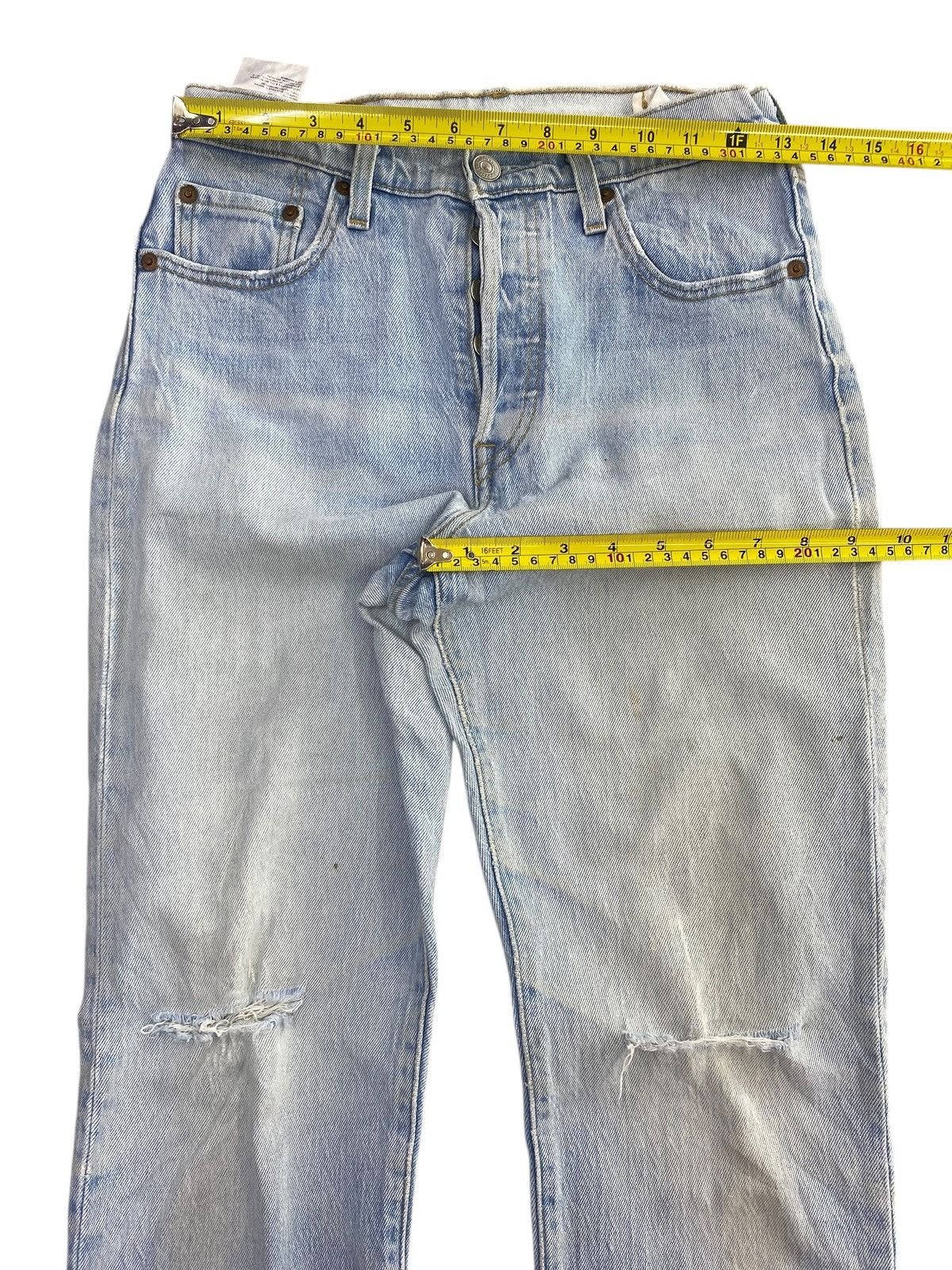 Levi's Vintage Levi’s Blue Light Wash Style Ripped Jeans Size US 26 / EU 42 - 5 Thumbnail