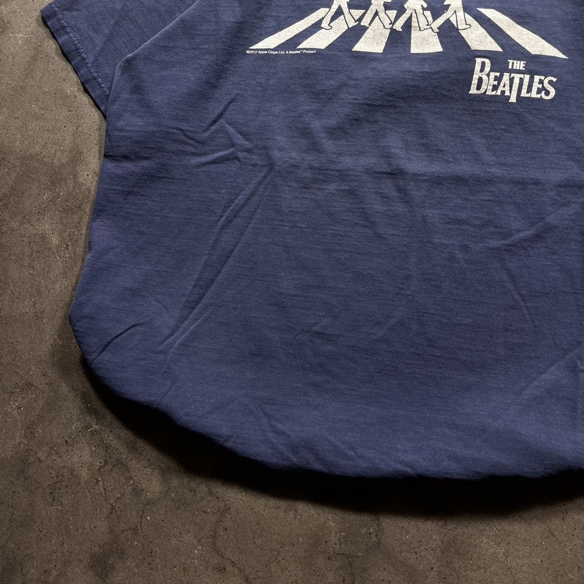 Apple Vintage 00s The Beatles abbey road apple rock metal band tee Size US XL / EU 56 / 4 - 5 Thumbnail