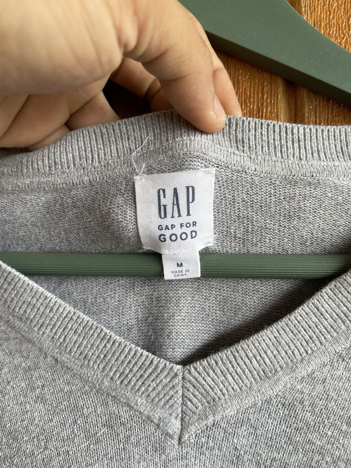 Gap 🔥GAP🔥Striped Sweatshirt V Neck Long Sleeve Tee Size US M / EU 48-50 / 2 - 7 Thumbnail