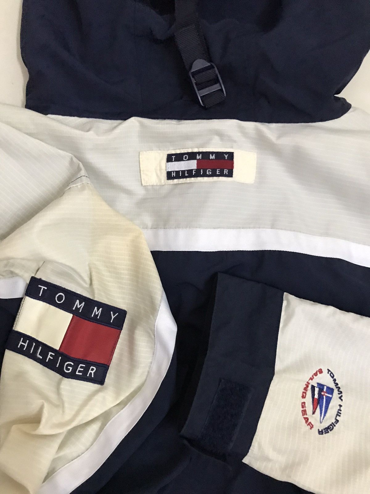 Tommy Hilfiger Vintage Tommy Hilfiger Sailing Gear Waist Bag Jacket Size US L / EU 52-54 / 3 - 11 Thumbnail