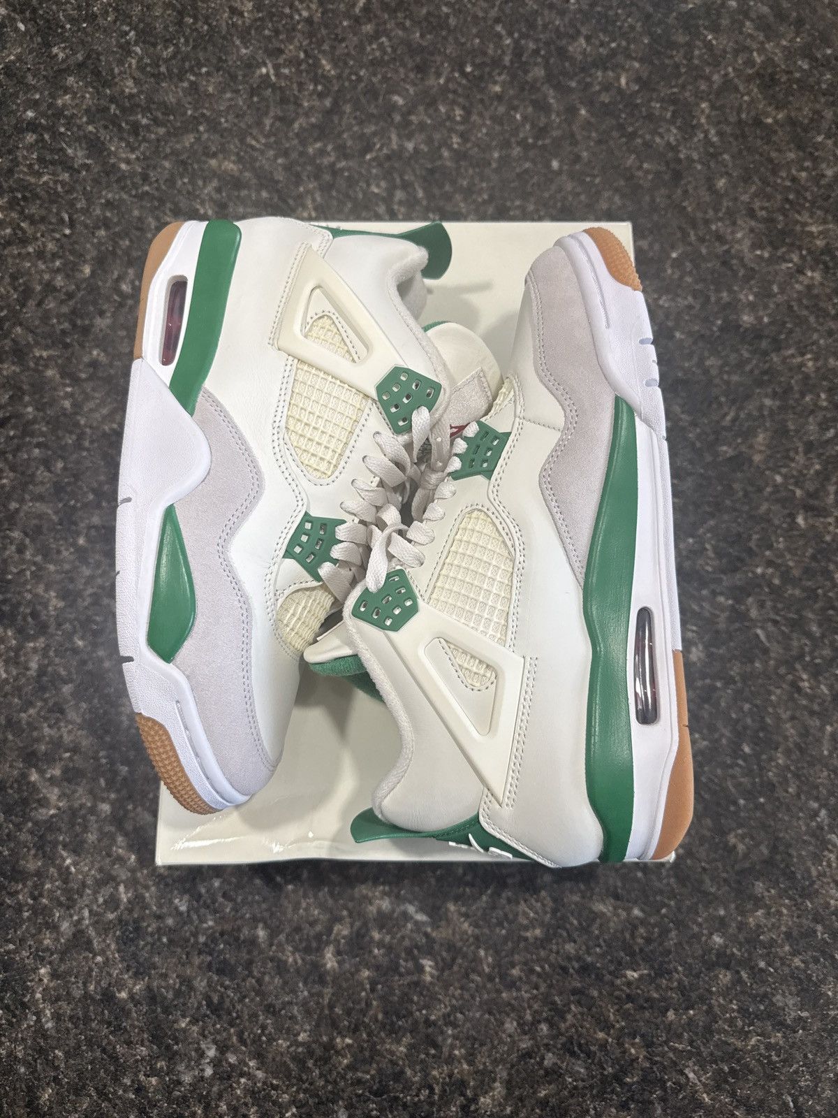 Jordan Brand Jordan 4 SB PINE GREEN Size US 8 / EU 41 - 9 Thumbnail