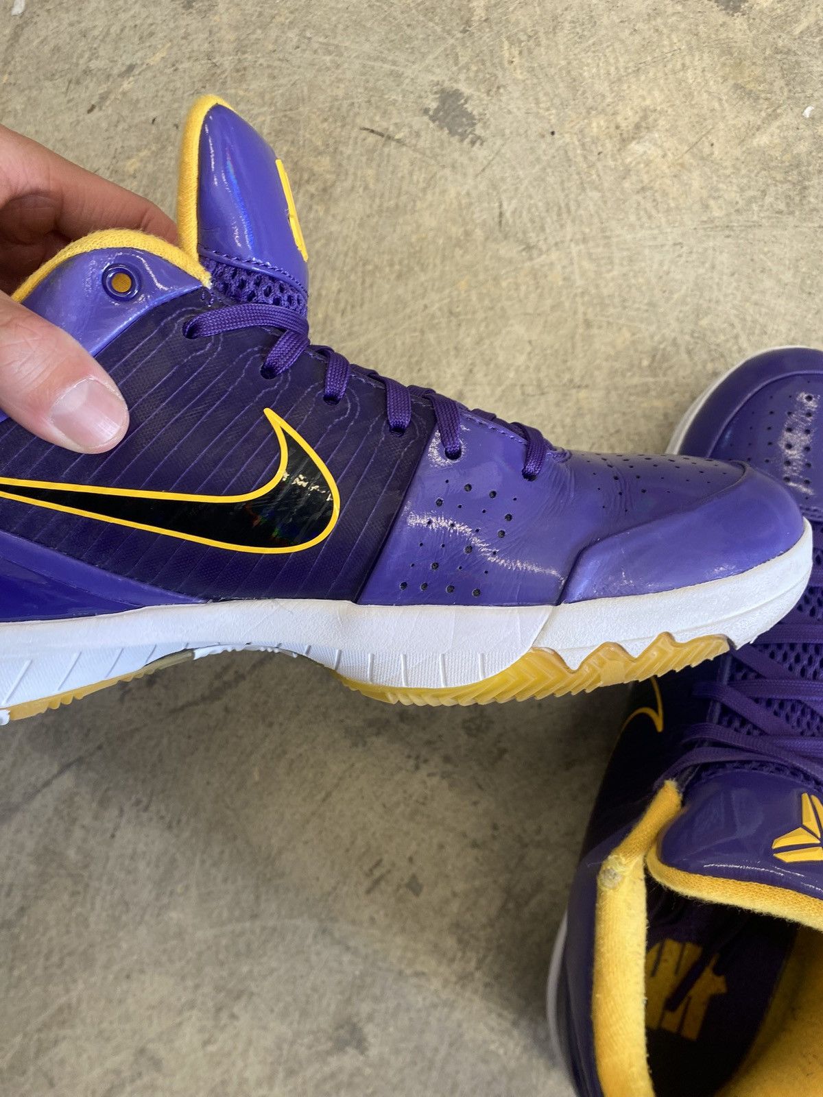 Nike × Undefeated Undefeated Kobe 4 Protro Los Angeles Lakers Size US 10 / EU 43 - 8 Thumbnail