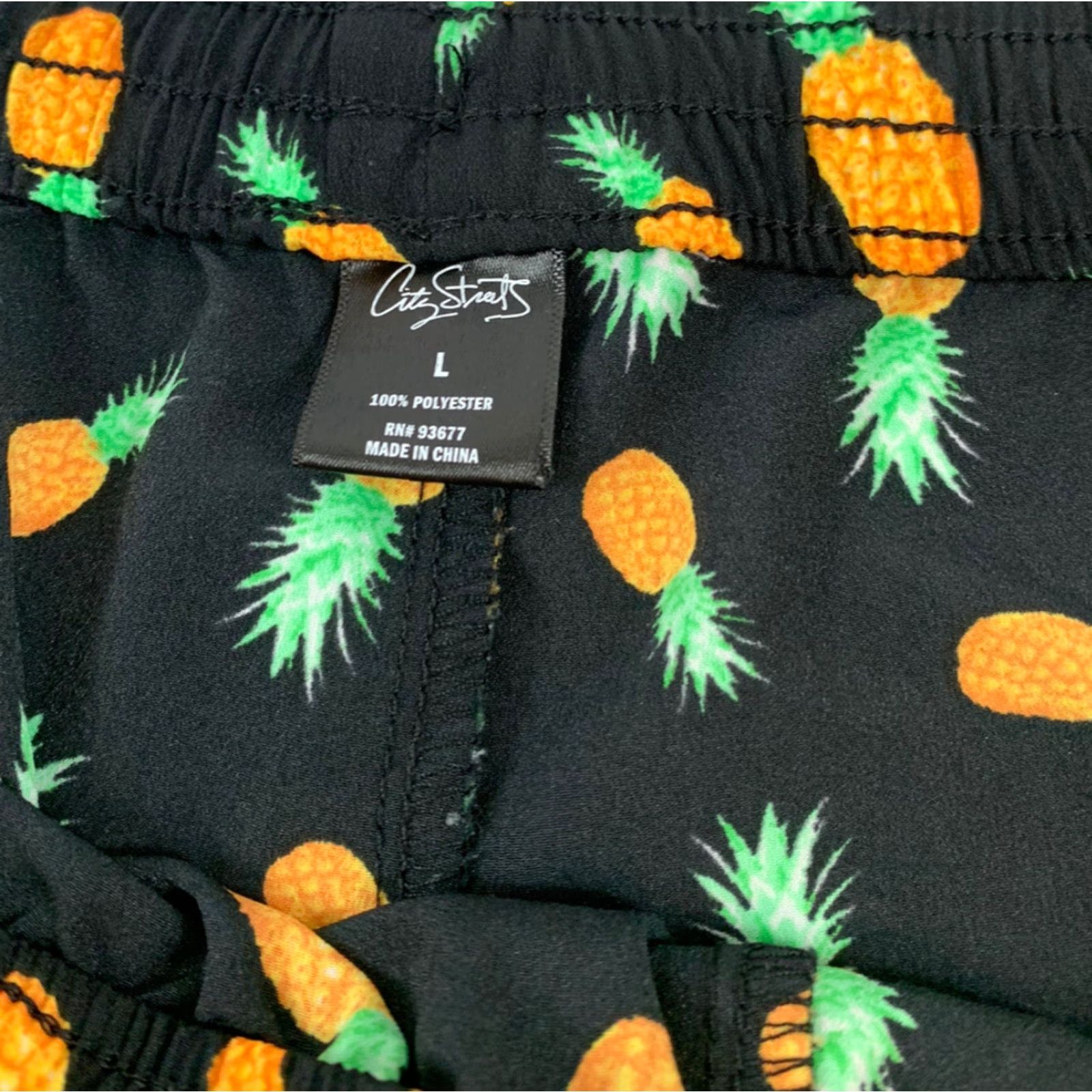 Vintage VINTAGE City Streets Shorts Pineapple Print Tie Waist Black Size L Women Paperbag Shorties Beach Casual 90s? Size 28" / US 6 / IT 42 - 2 Thumbnail