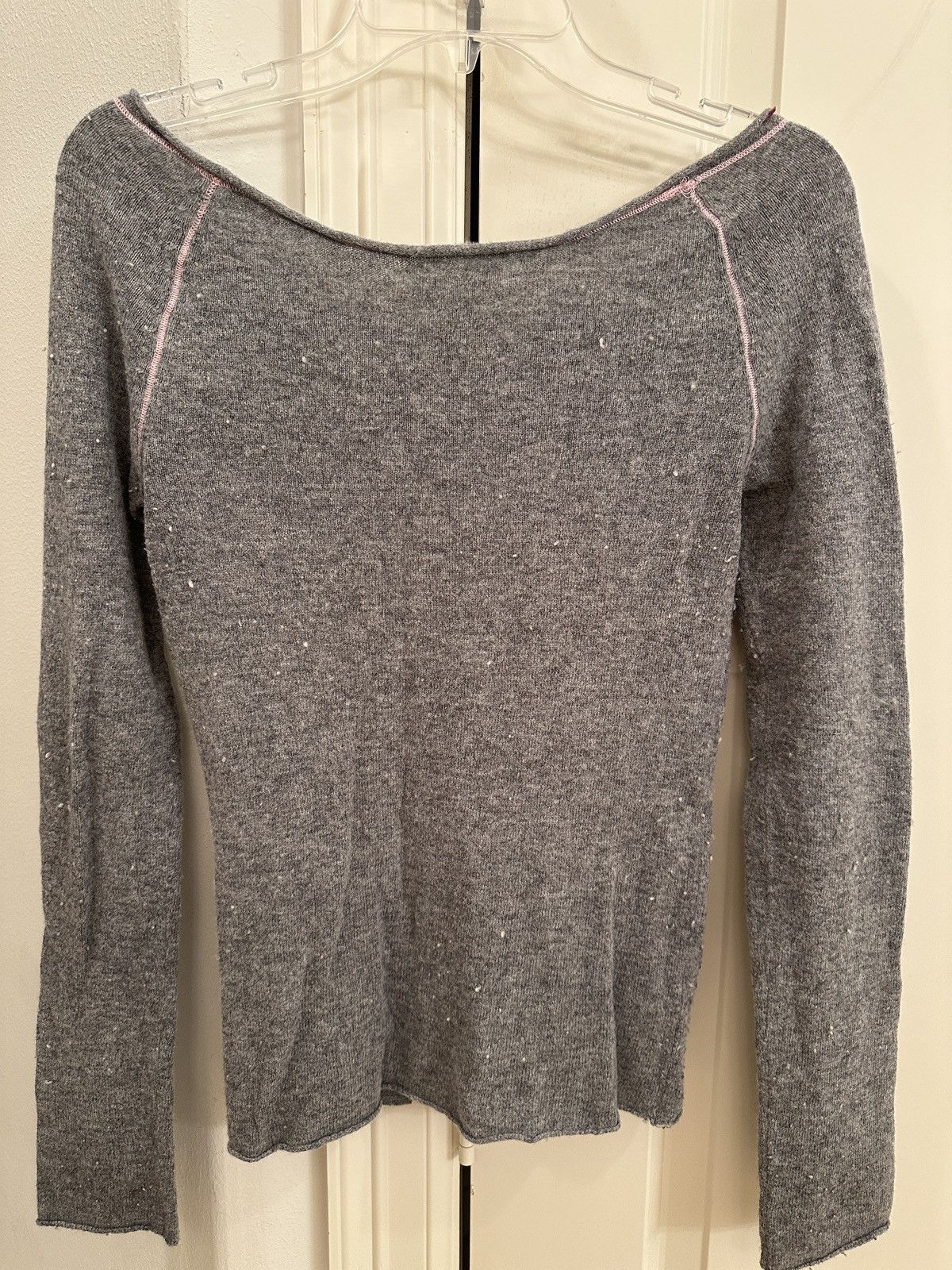 Abercrombie & Fitch Women’s Abercrombie & Fitch gray sweater w pink thread, L. Size L / US 10 / IT 46 - 4 Thumbnail