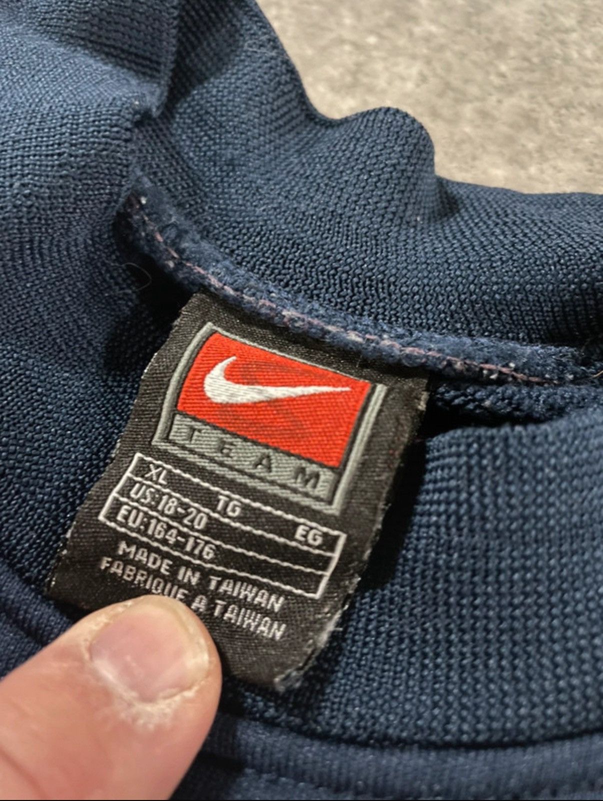 Nike Vintage Nike Arsenal London Sweatshirt Football y2k rare Size US S / EU 44-46 / 1 - 4 Thumbnail