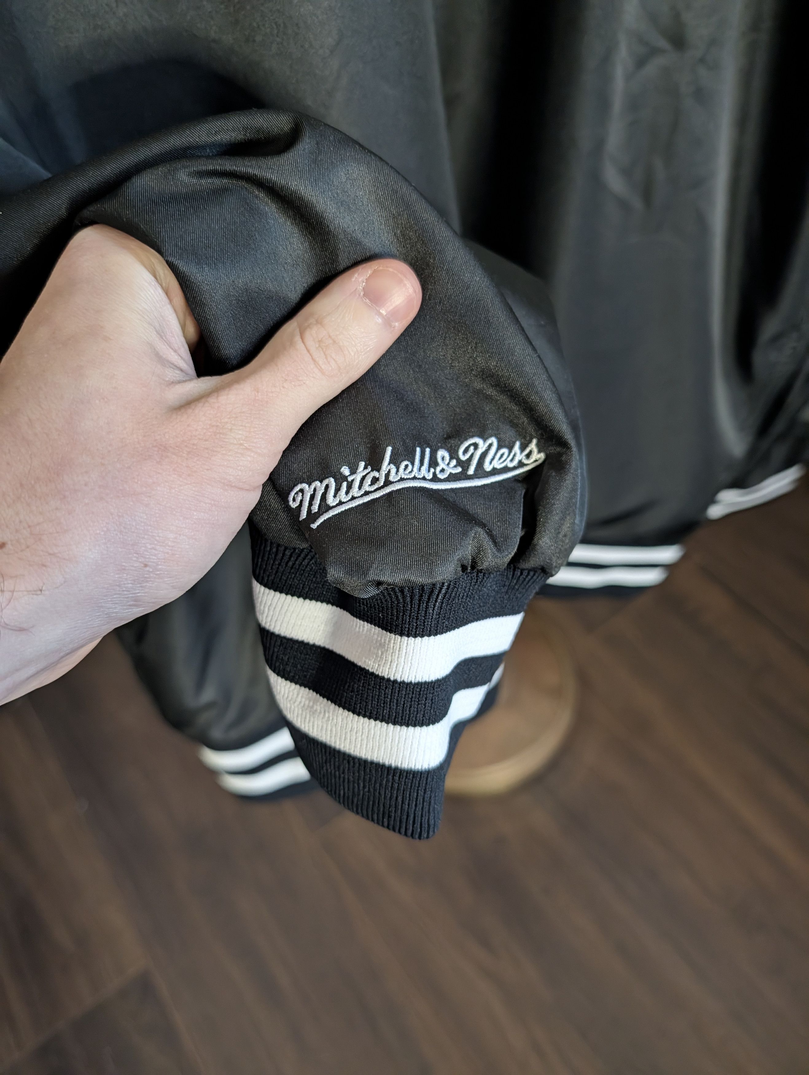 Mitchell & Ness Black satin varsity pullover coach baseball jacket golf Size US L / EU 52-54 / 3 - 6 Thumbnail