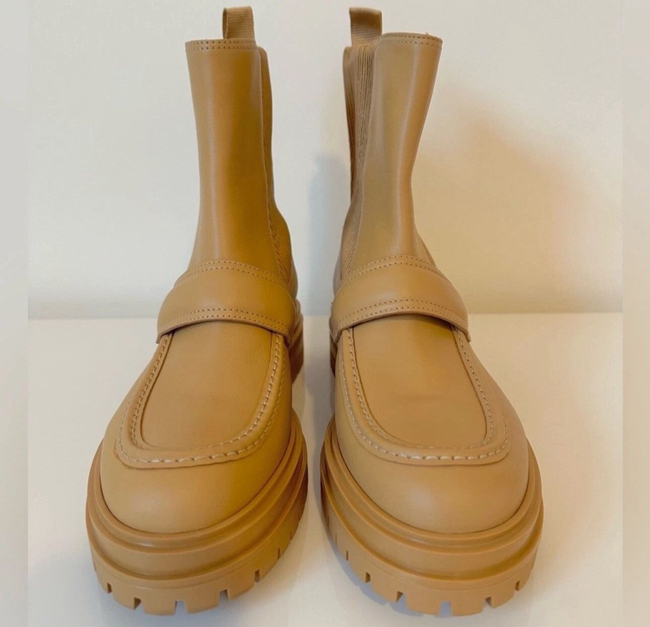 Gianvito Rossi Gianvito Rossi | Round Toe Rubber Sole Size US 8.5 / IT 38.5 - 8 Thumbnail