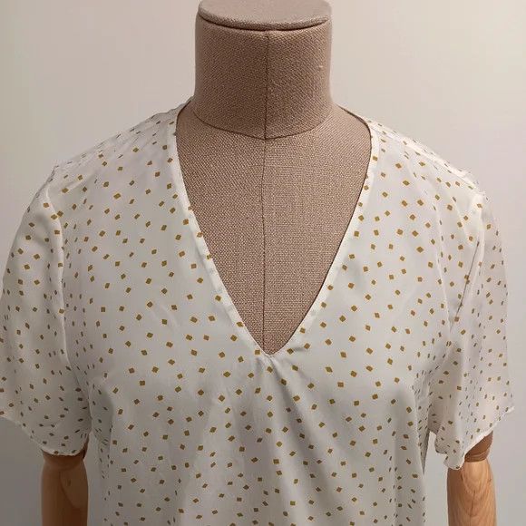 Lafayette 148 LAFAYETTE 148 NEW YORK Meg Silk V-Neck Blouse - Med Size M / US 6-8 / IT 42-44 - 3 Thumbnail