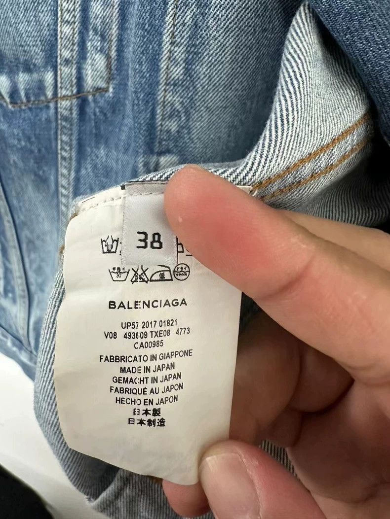 Balenciaga Balenciaga Distressed Denim Jacket Size US L / EU 52-54 / 3 - 3 Thumbnail