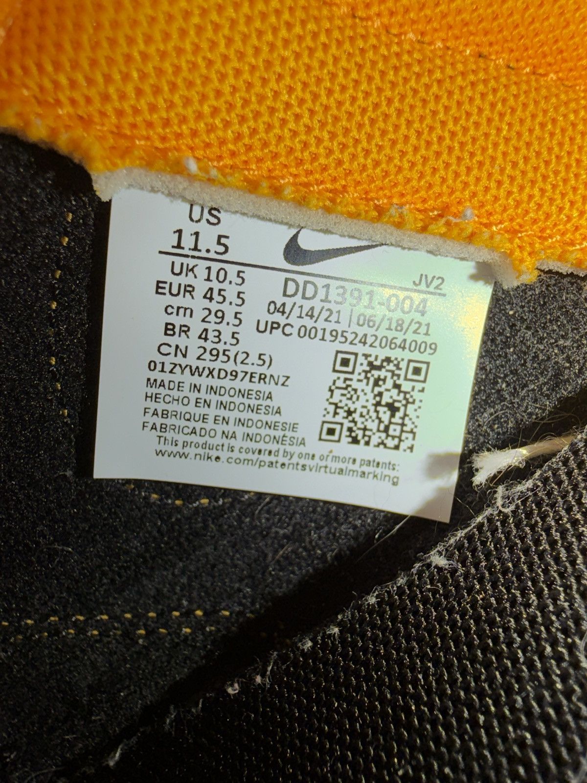 Nike NIKE DUNK CHAMPIONSHIP GOLDENROD Size US 11.5 / EU 44-45 - 6 Thumbnail
