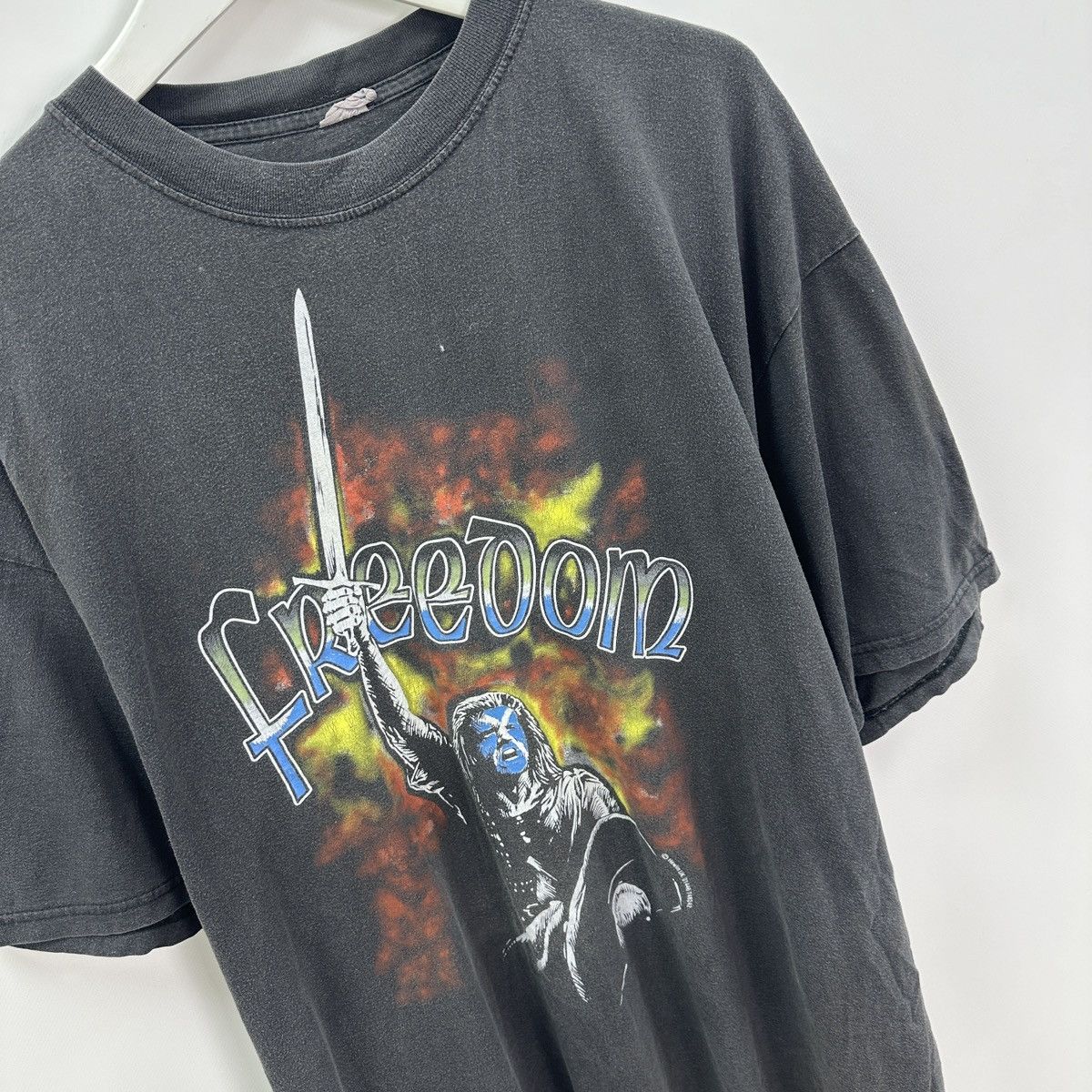 Vintage Vintage 90s Scotland Land of Heroes Brave Heart movie tee og Size US L / EU 52-54 / 3 - 4 Thumbnail
