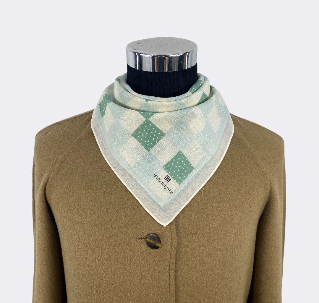 Issey Miyake Vintage Issey Miyake Handkerchief Neckerchief Bandana H012R Size ONE SIZE - 1 Thumbnail
