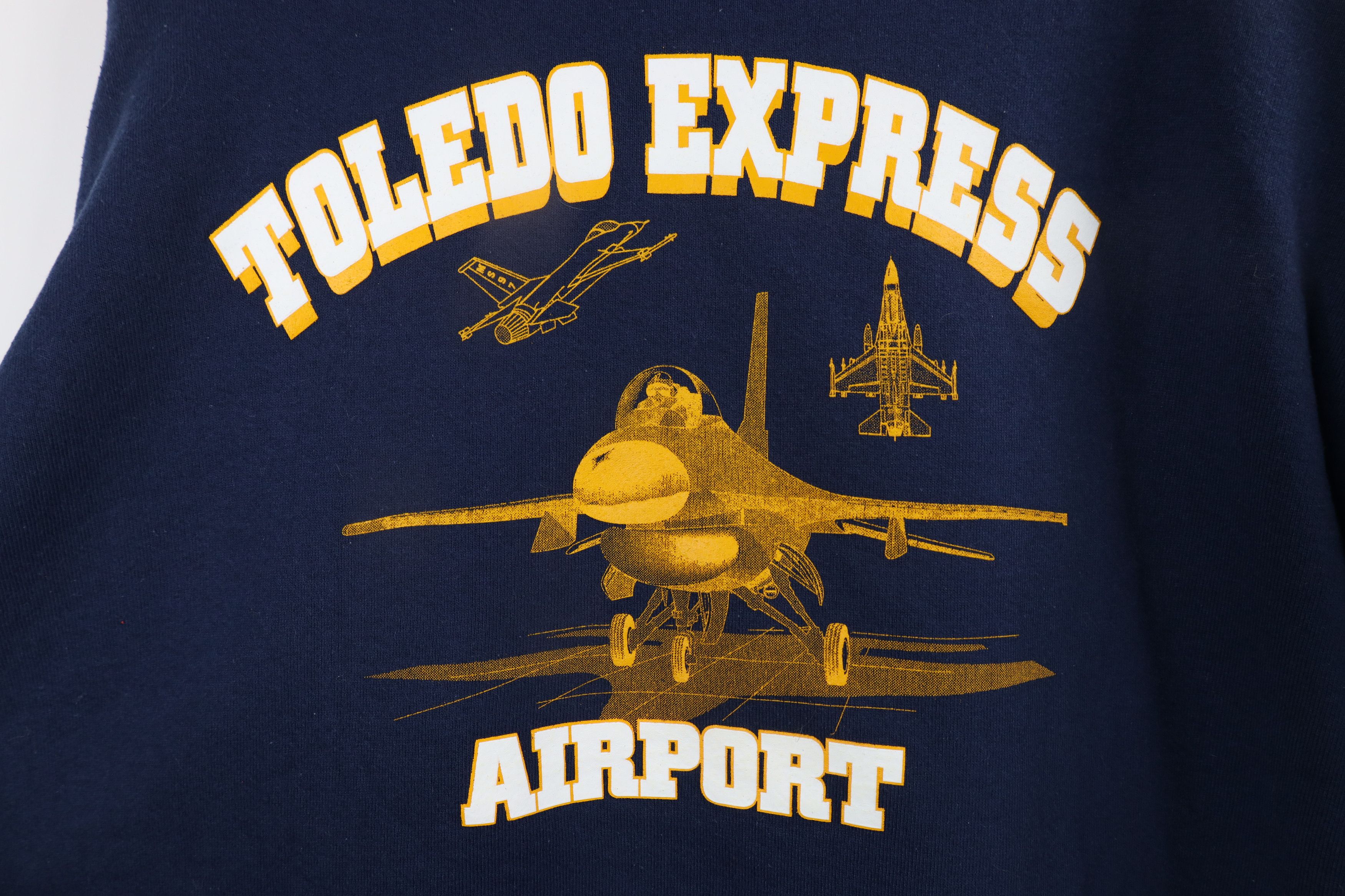 Vintage Vintage 90s Out Toledo Express Airport Airplane Sweatshirt Size US XL / EU 56 / 4 - 9 Thumbnail