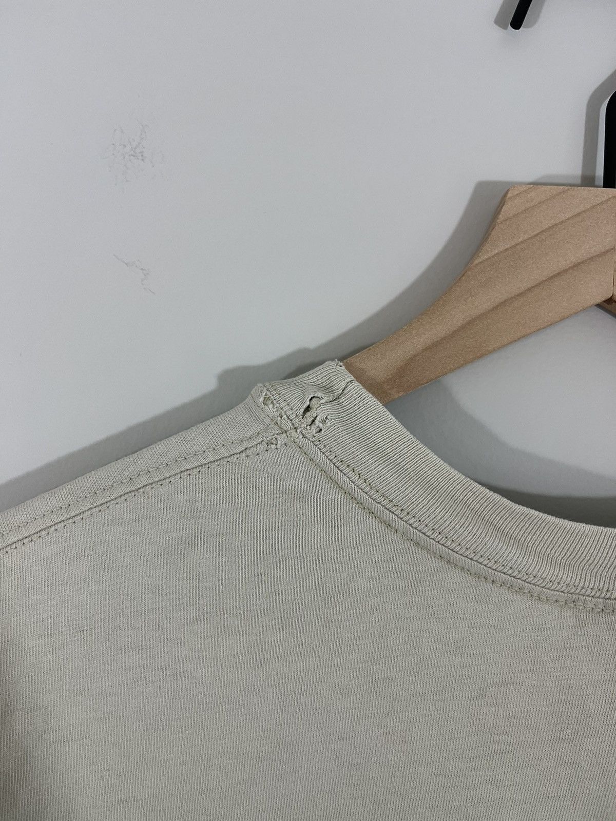 Champion Thrashed Blank Distressed Tee Size US L / EU 52-54 / 3 - 12 Thumbnail