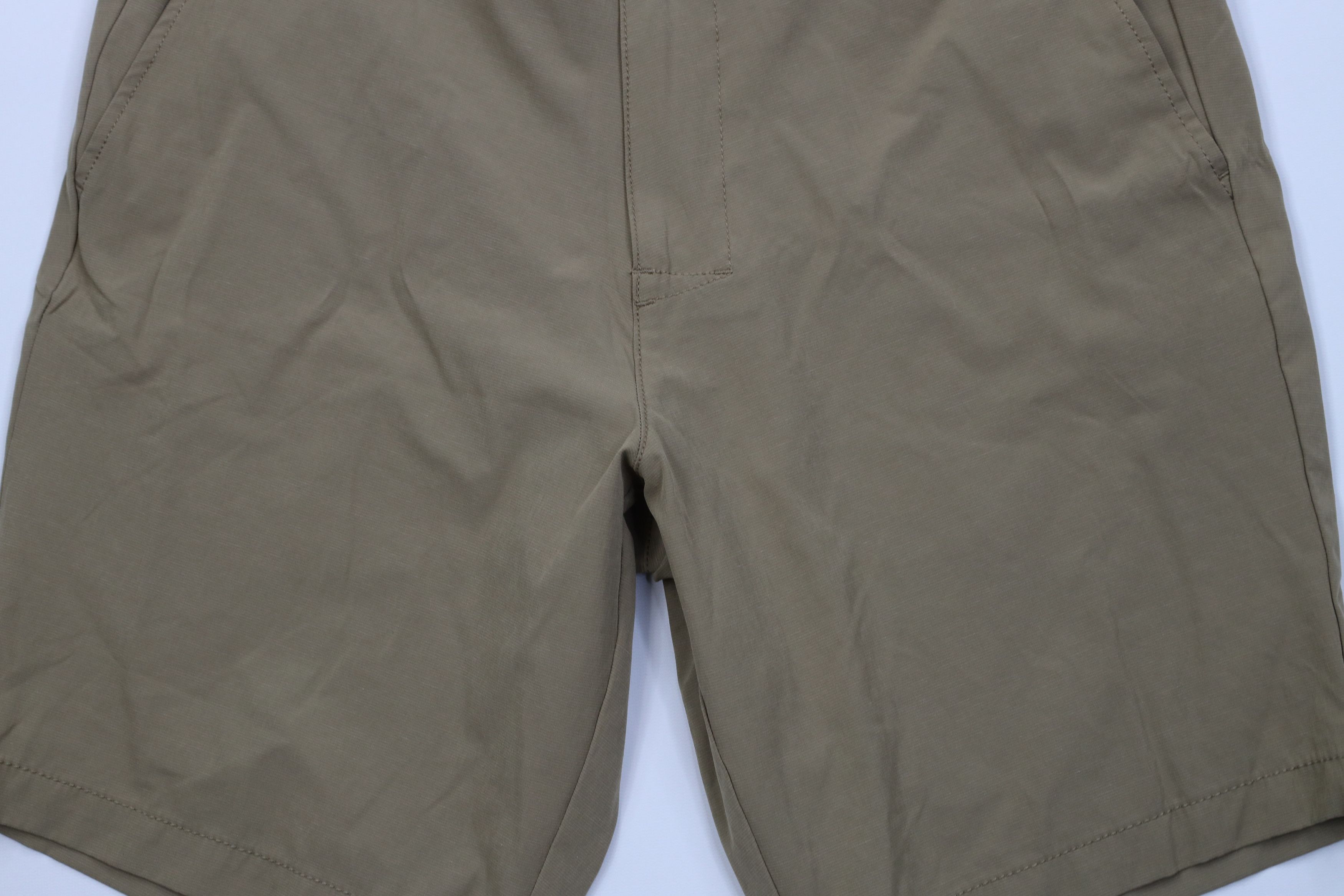 Banana Republic Banana Republic Tech Knit Above Knee Chino Shorts Beige Size US 34 / EU 50 - 3 Thumbnail