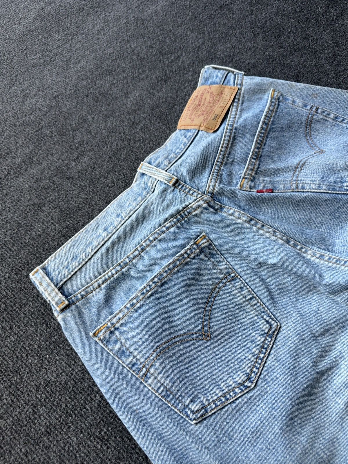 Levi's Retro Levis 501 USA Dirty Light Wash Vintage Straight Jeans Size US 31 - 20 Thumbnail